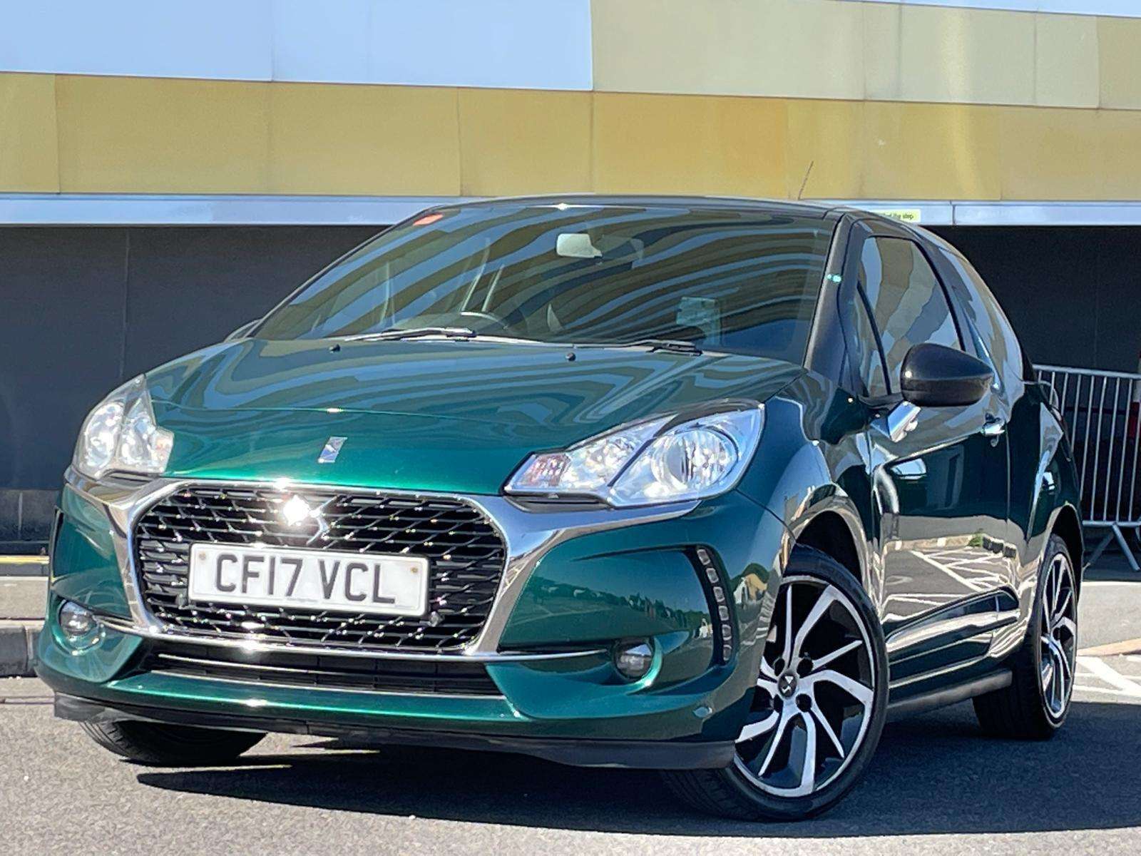 A 2017 DS AUTOMOBILES DS 3 1.2 PureTech Connected Chic Hatchback 3dr Petrol Manual Euro 6 (82 ps) A 2017 DS AUTOMOBILES DS 3 1.2 PureTech Connected Chic Hatchback 3dr Petrol Manual Euro 6 (82 ps)