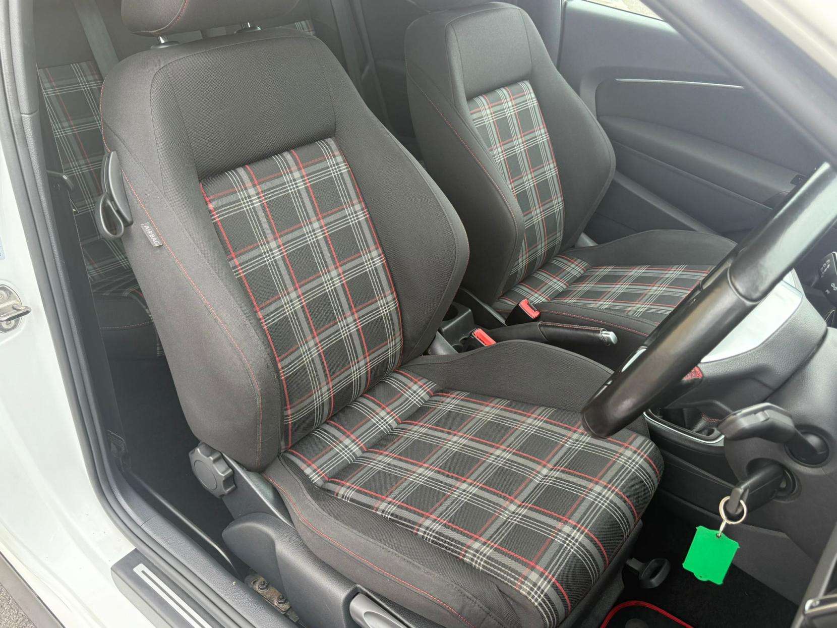 2015 VOLKSWAGEN POLO 2015 VOLKSWAGEN POLO