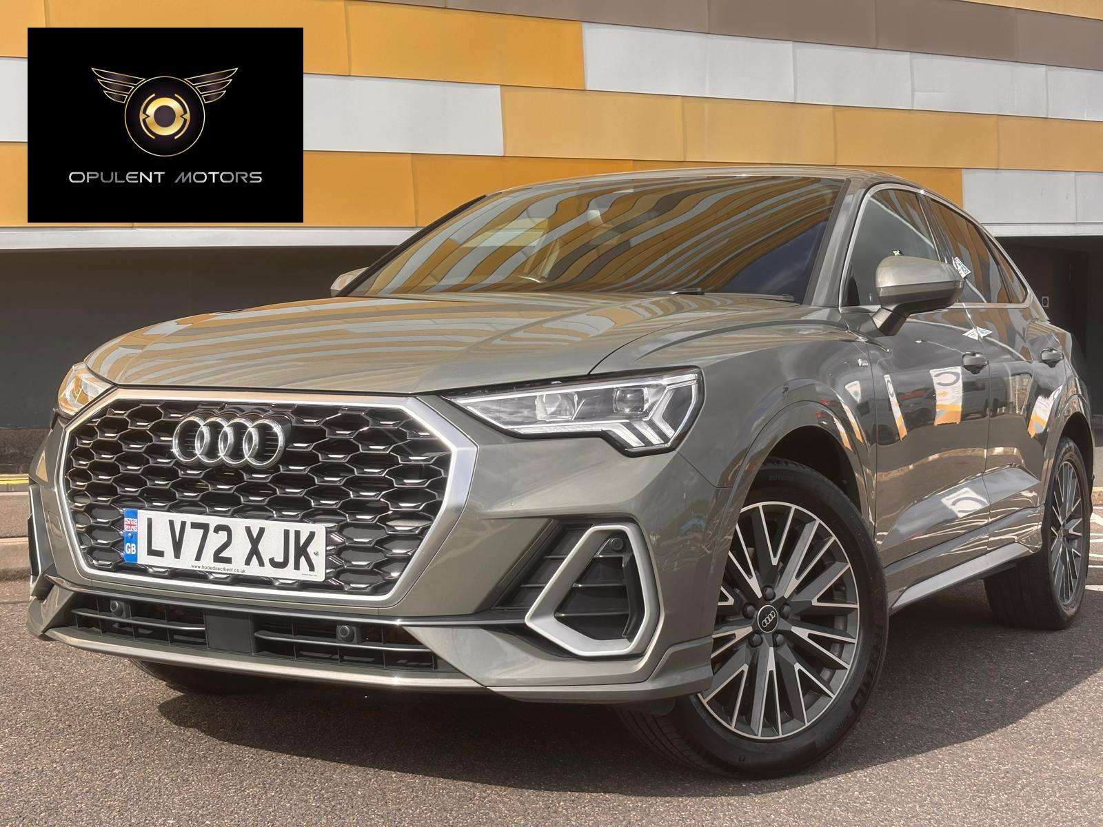 A 2022 AUDI Q3 1.5 TFSI CoD 35 S line Sportback 5dr Petrol S Tronic Euro 6 (s/s) (150 ps) A 2022 AUDI Q3 1.5 TFSI CoD 35 S line Sportback 5dr Petrol S Tronic Euro 6 (s/s) (150 ps)