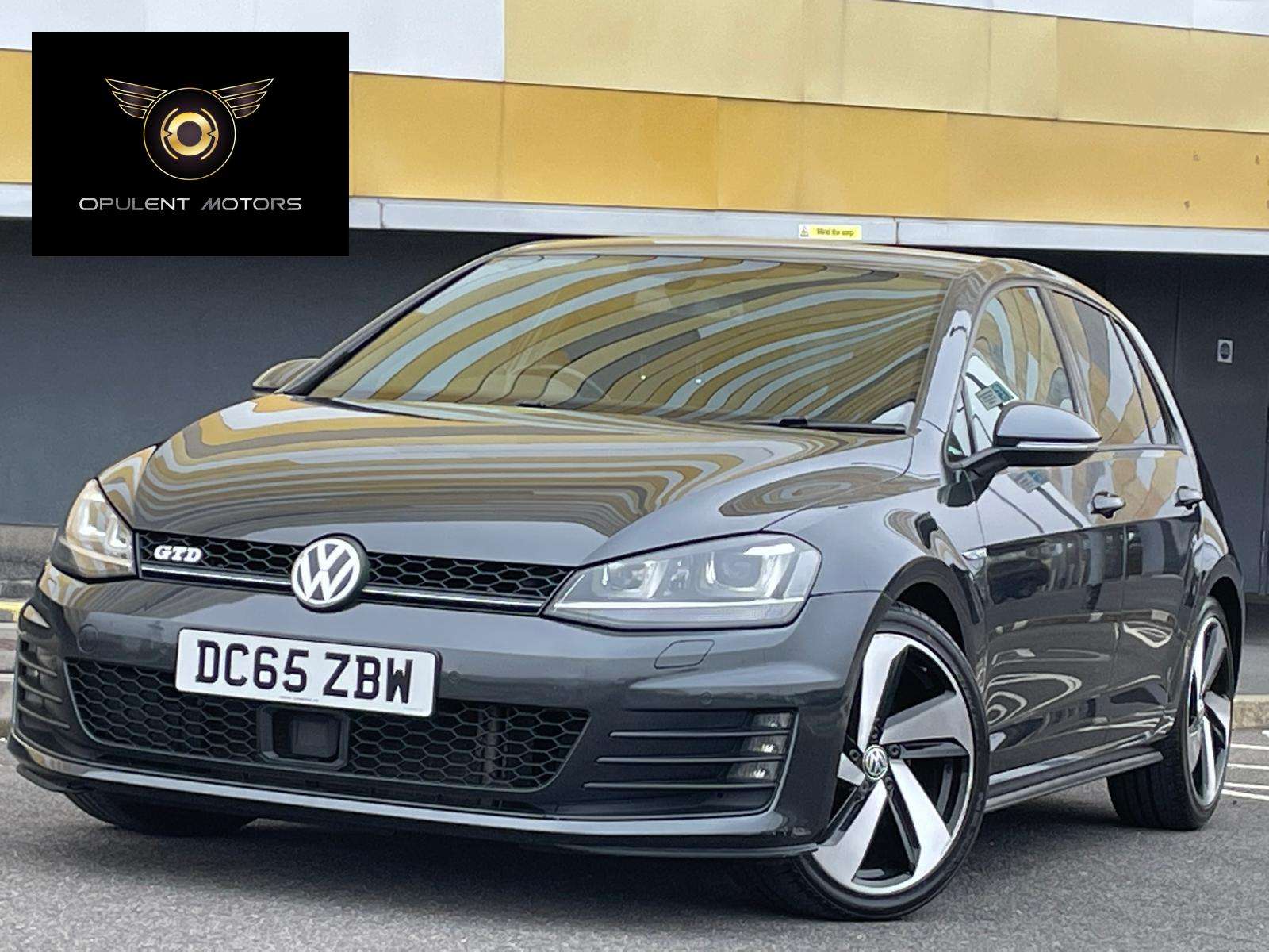 A 2016 VOLKSWAGEN GOLF 2.0 TDI BlueMotion Tech GTD Hatchback 5dr Diesel DSG Euro 6 (s/s) (184 ps) A 2016 VOLKSWAGEN GOLF 2.0 TDI BlueMotion Tech GTD Hatchback 5dr Diesel DSG Euro 6 (s/s) (184 ps)