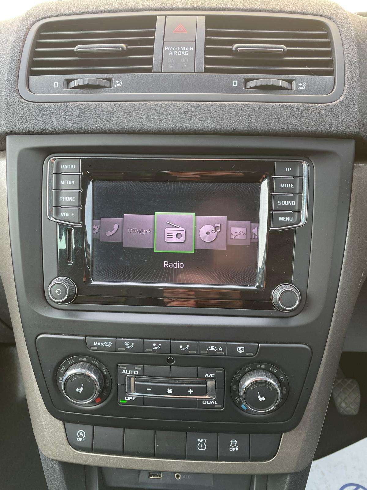 A 2014 SKODA YETI 1.6 TDI GreenLine II Elegance SUV 5dr Diesel Manual Euro 5 (s/s) (105 ps) A 2014 SKODA YETI 1.6 TDI GreenLine II Elegance SUV 5dr Diesel Manual Euro 5 (s/s) (105 ps)