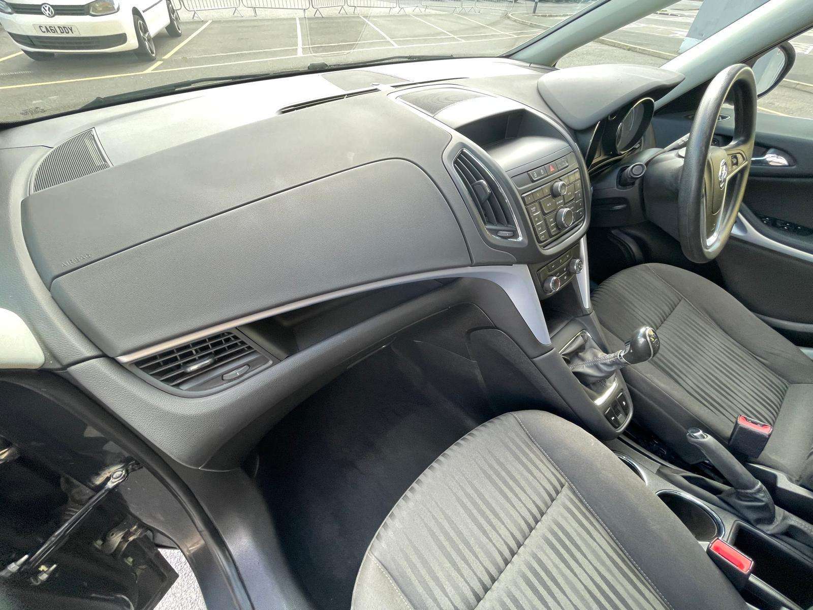 2015 VAUXHALL ZAFIRA TOURER 2015 VAUXHALL ZAFIRA TOURER