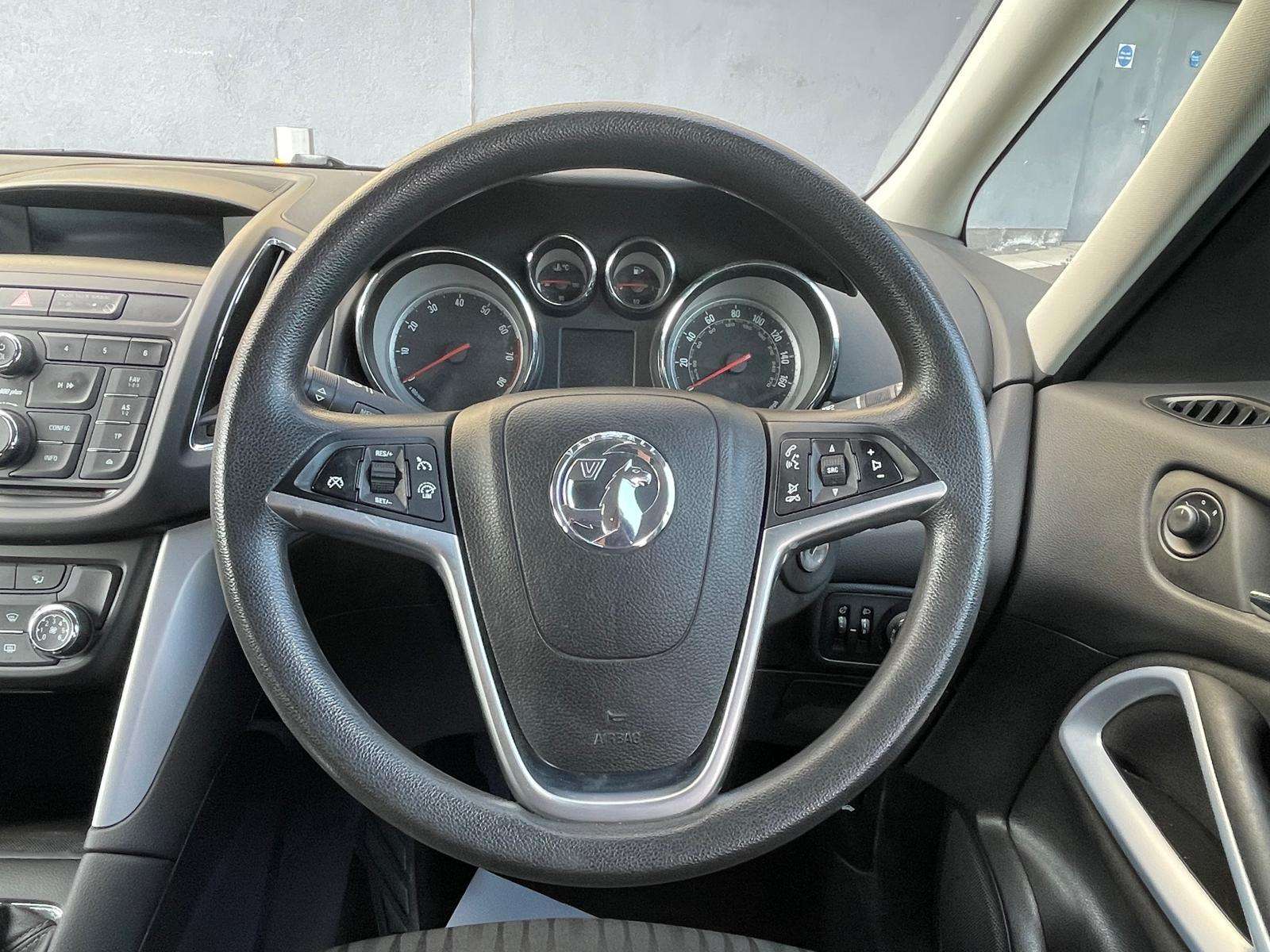 A 2015 VAUXHALL ZAFIRA TOURER 1.4i Turbo Exclusiv MPV 5dr Petrol Manual Euro 6 (140 ps) A 2015 VAUXHALL ZAFIRA TOURER 1.4i Turbo Exclusiv MPV 5dr Petrol Manual Euro 6 (140 ps)