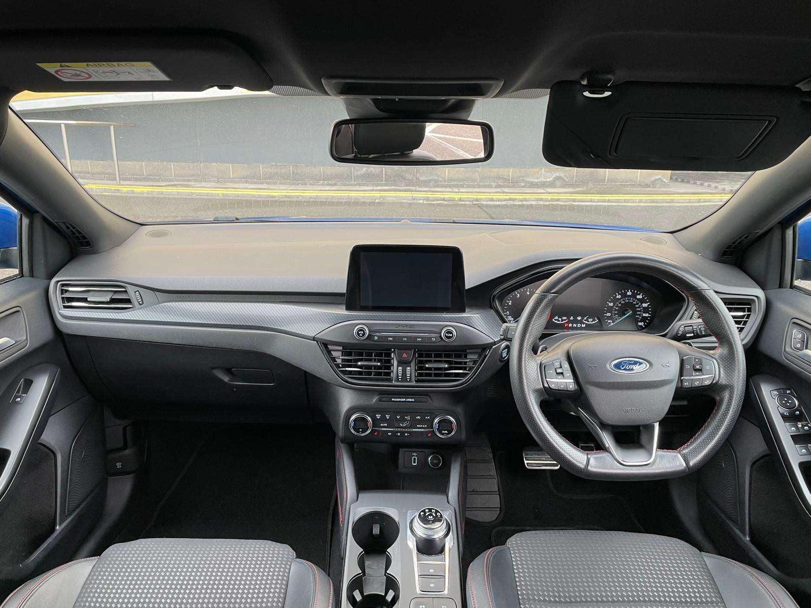 A 2019 FORD FOCUS 1.5T EcoBoost ST-Line X Hatchback 5dr Petrol Auto Euro 6 (s/s) (182 ps) A 2019 FORD FOCUS 1.5T EcoBoost ST-Line X Hatchback 5dr Petrol Auto Euro 6 (s/s) (182 ps)