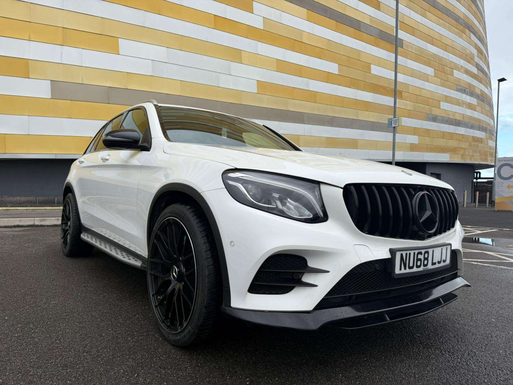 A 2018 MERCEDES-BENZ GLC 2.0 GLC250 AMG Line SUV 5dr Petrol G-Tronic+ 4MATIC Euro 6 (s/s) (211 ps) A 2018 MERCEDES-BENZ GLC 2.0 GLC250 AMG Line SUV 5dr Petrol G-Tronic+ 4MATIC Euro 6 (s/s) (211 ps)