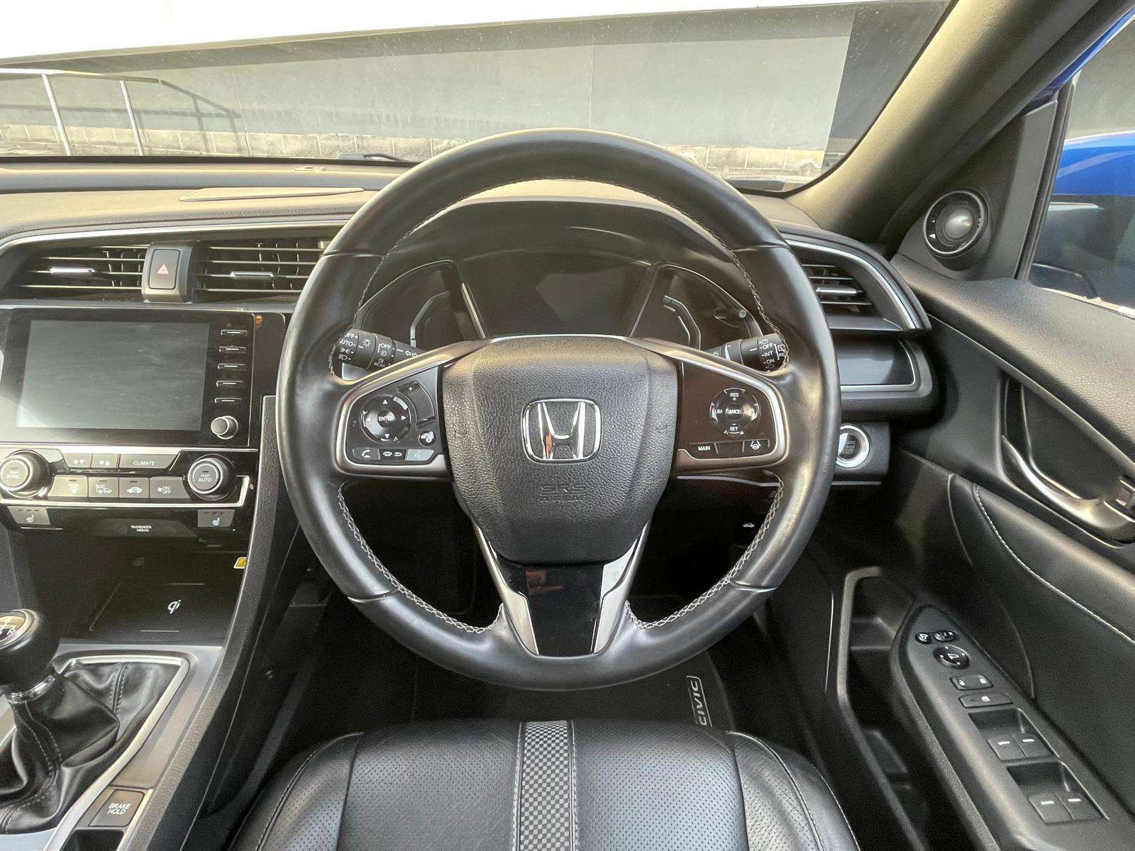 A 2020 HONDA CIVIC 1.0 VTEC Turbo EX Hatchback 5dr Petrol Manual Euro 6 (s/s) (126 ps) A 2020 HONDA CIVIC 1.0 VTEC Turbo EX Hatchback 5dr Petrol Manual Euro 6 (s/s) (126 ps)