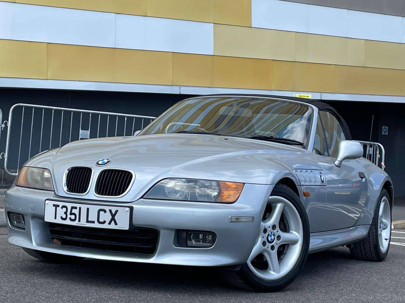 A 1999 BMW Z3 2.8i Roadster 2dr Petrol Manual (225 g/km, 193 bhp) A 1999 BMW Z3 2.8i Roadster 2dr Petrol Manual (225 g/km, 193 bhp)