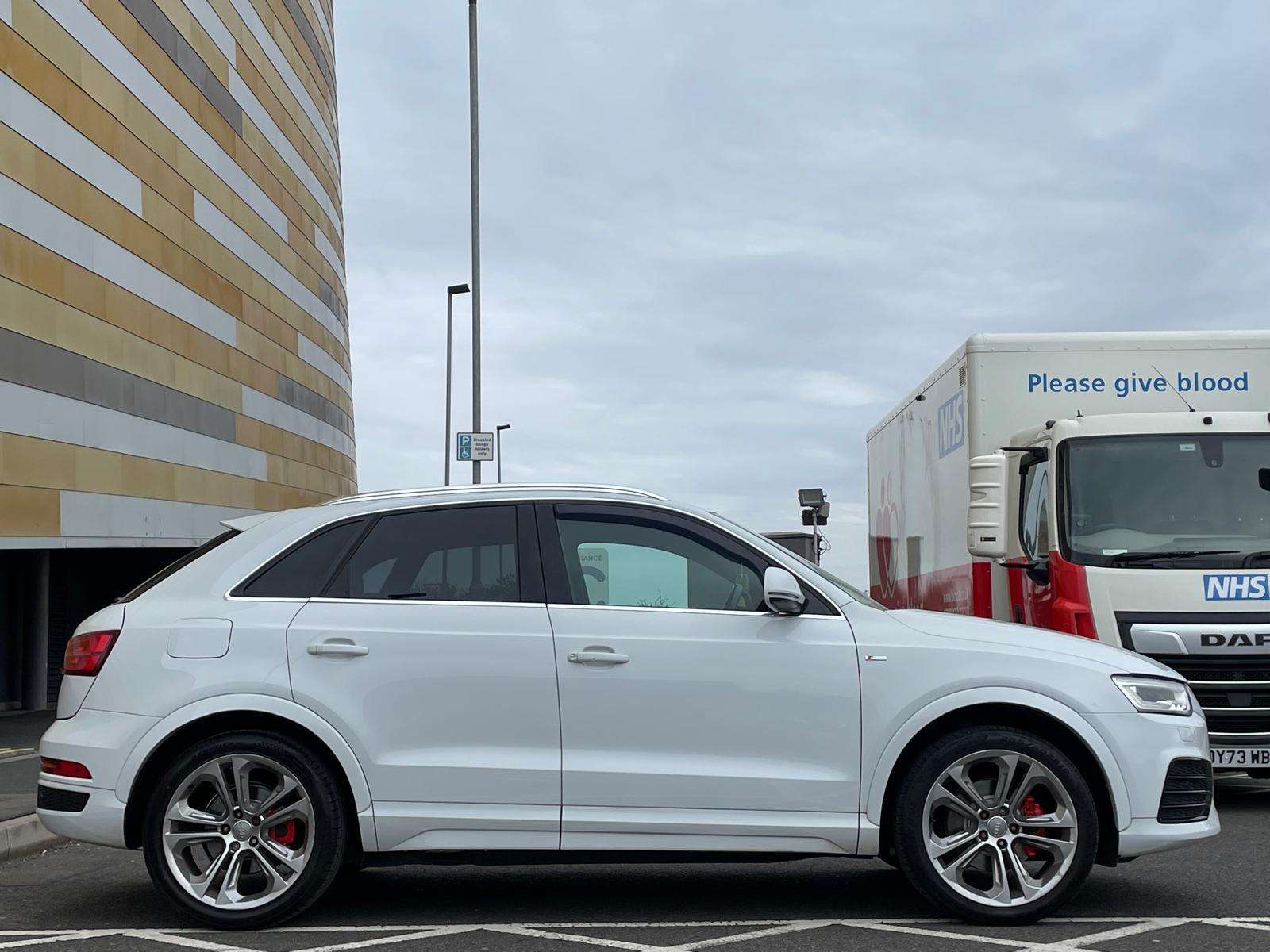 2015 AUDI Q3 2015 AUDI Q3
