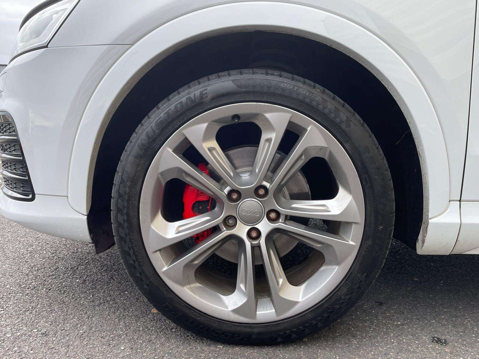 A 2015 AUDI Q3 2.0 TDI S line Plus SUV 5dr Diesel Manual quattro Euro 6 (s/s) (184 ps) A 2015 AUDI Q3 2.0 TDI S line Plus SUV 5dr Diesel Manual quattro Euro 6 (s/s) (184 ps)