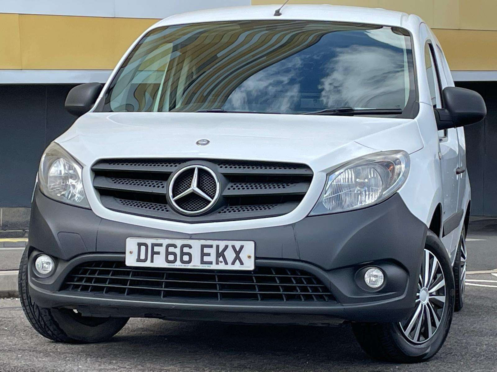A 2016 MERCEDES-BENZ CITAN 1.5 109 CDI BlueEfficiency Panel Van 5dr Diesel Manual L2 Euro 6 (s/s) (90 ps) A 2016 MERCEDES-BENZ CITAN 1.5 109 CDI BlueEfficiency Panel Van 5dr Diesel Manual L2 Euro 6 (s/s) (90 ps)