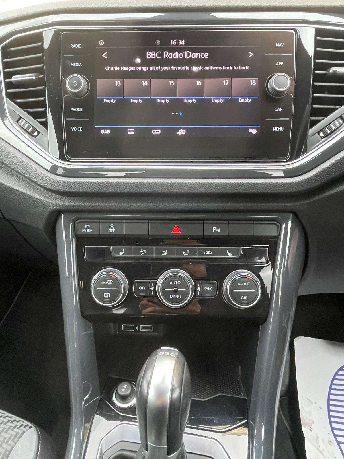 2019 VOLKSWAGEN T-ROC 2019 VOLKSWAGEN T-ROC