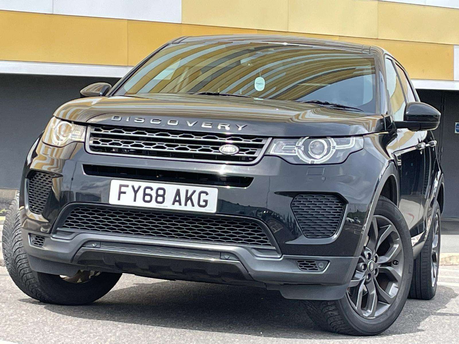 A 2018 LAND ROVER DISCOVERY SPORT 2.0 TD4 Landmark SUV 5dr Diesel Auto 4WD Euro 6 (s/s) (180 ps) A 2018 LAND ROVER DISCOVERY SPORT 2.0 TD4 Landmark SUV 5dr Diesel Auto 4WD Euro 6 (s/s) (180 ps)