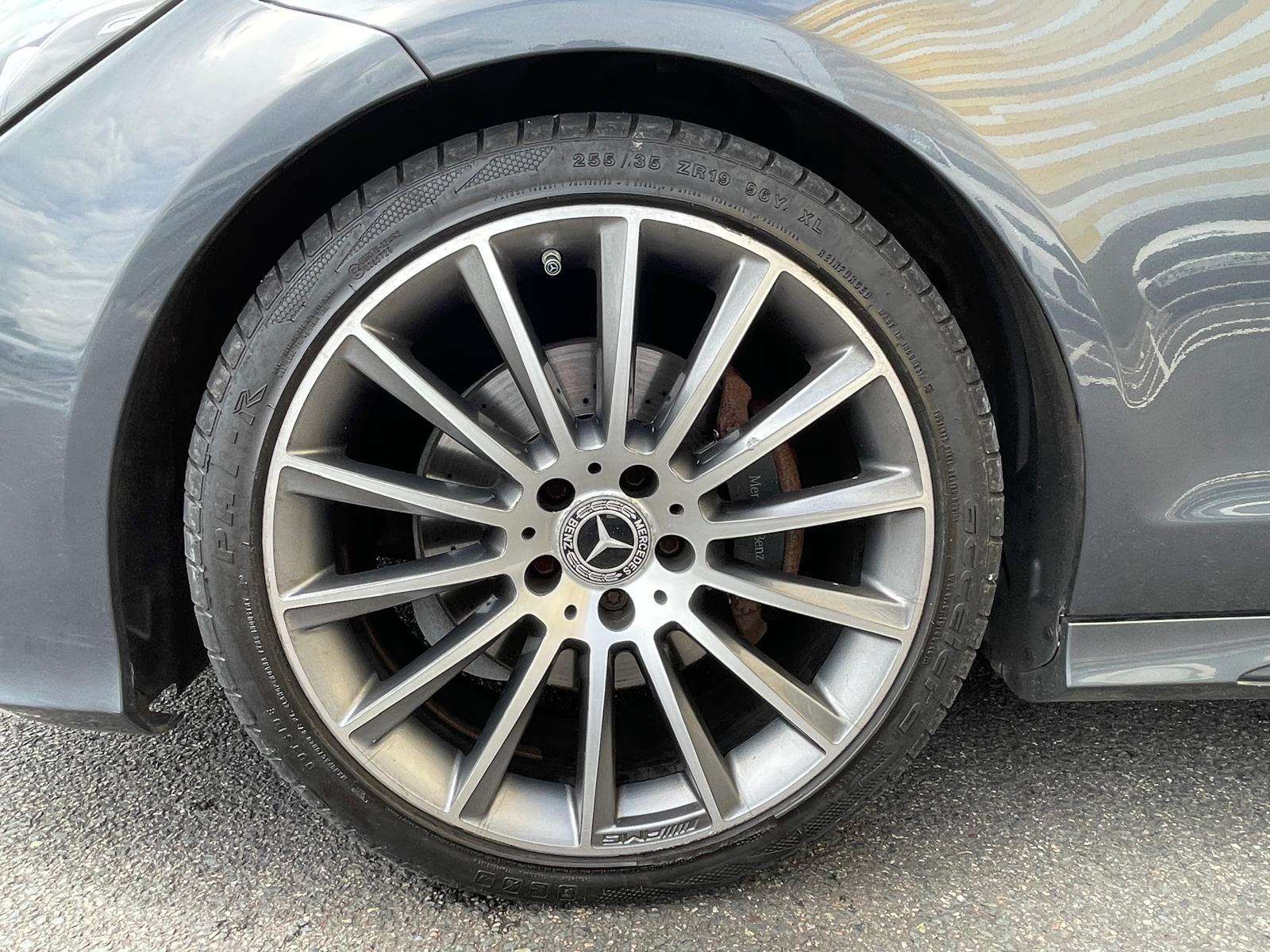 A 2015 MERCEDES-BENZ CLS 2.1 CLS220d AMG Line (Premium) Coupe 4dr Diesel G-Tronic+ Euro 6 (s/s) (177 ps) A 2015 MERCEDES-BENZ CLS 2.1 CLS220d AMG Line (Premium) Coupe 4dr Diesel G-Tronic+ Euro 6 (s/s) (177 ps)