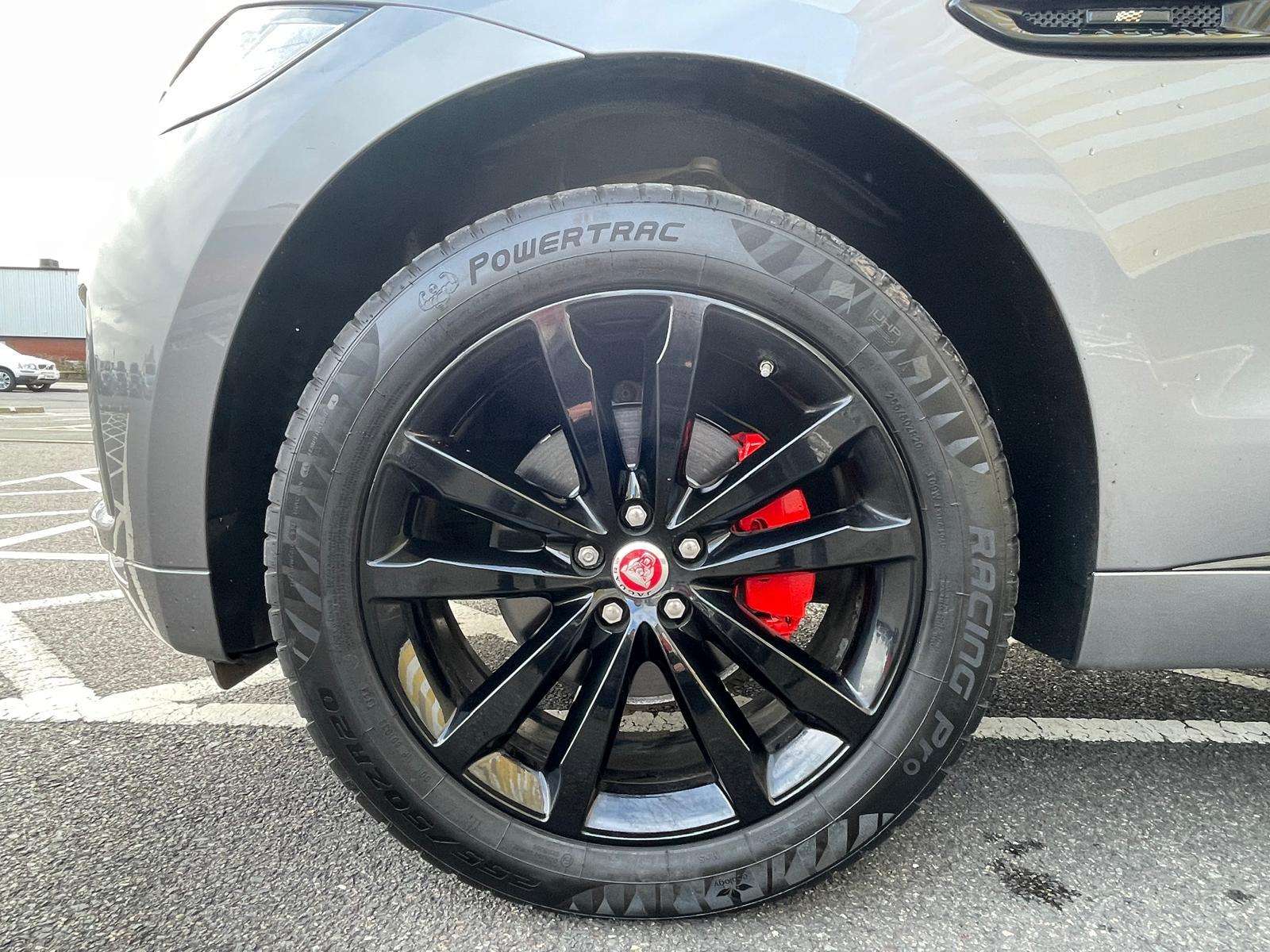 A 2020 JAGUAR F-PACE 2.0 D180 Chequered Flag SUV 5dr Diesel Auto AWD Euro 6 (s/s) (180 ps) A 2020 JAGUAR F-PACE 2.0 D180 Chequered Flag SUV 5dr Diesel Auto AWD Euro 6 (s/s) (180 ps)