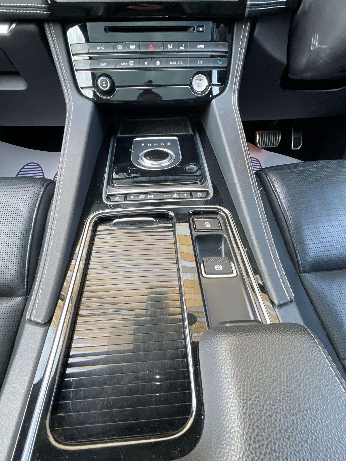 2020 JAGUAR F-PACE 2020 JAGUAR F-PACE