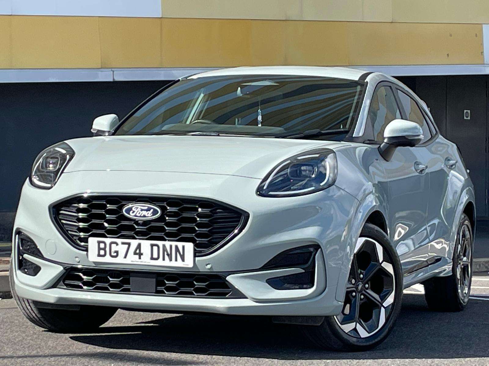 A 2024 FORD PUMA 1.0T EcoBoost MHEV ST-Line X SUV 5dr Petrol Hybrid DCT Euro 6 (s/s) (125 ps) A 2024 FORD PUMA 1.0T EcoBoost MHEV ST-Line X SUV 5dr Petrol Hybrid DCT Euro 6 (s/s) (125 ps)