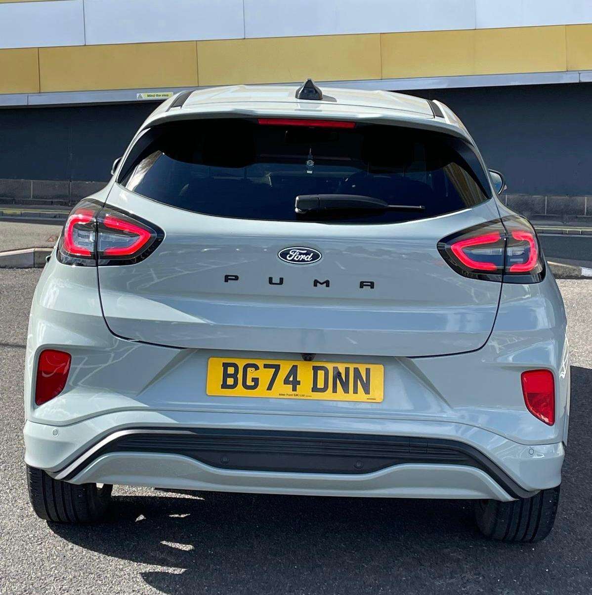 A 2024 FORD PUMA 1.0T EcoBoost MHEV ST-Line X SUV 5dr Petrol Hybrid DCT Euro 6 (s/s) (125 ps) A 2024 FORD PUMA 1.0T EcoBoost MHEV ST-Line X SUV 5dr Petrol Hybrid DCT Euro 6 (s/s) (125 ps)