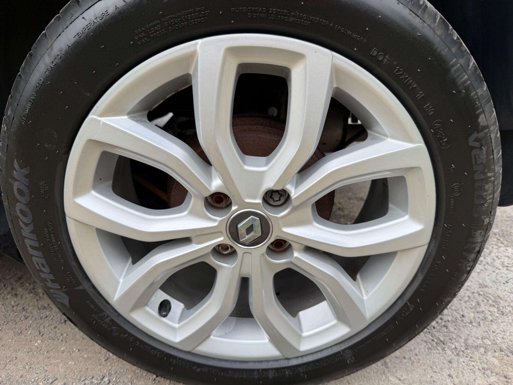 2017 RENAULT CLIO 2017 RENAULT CLIO