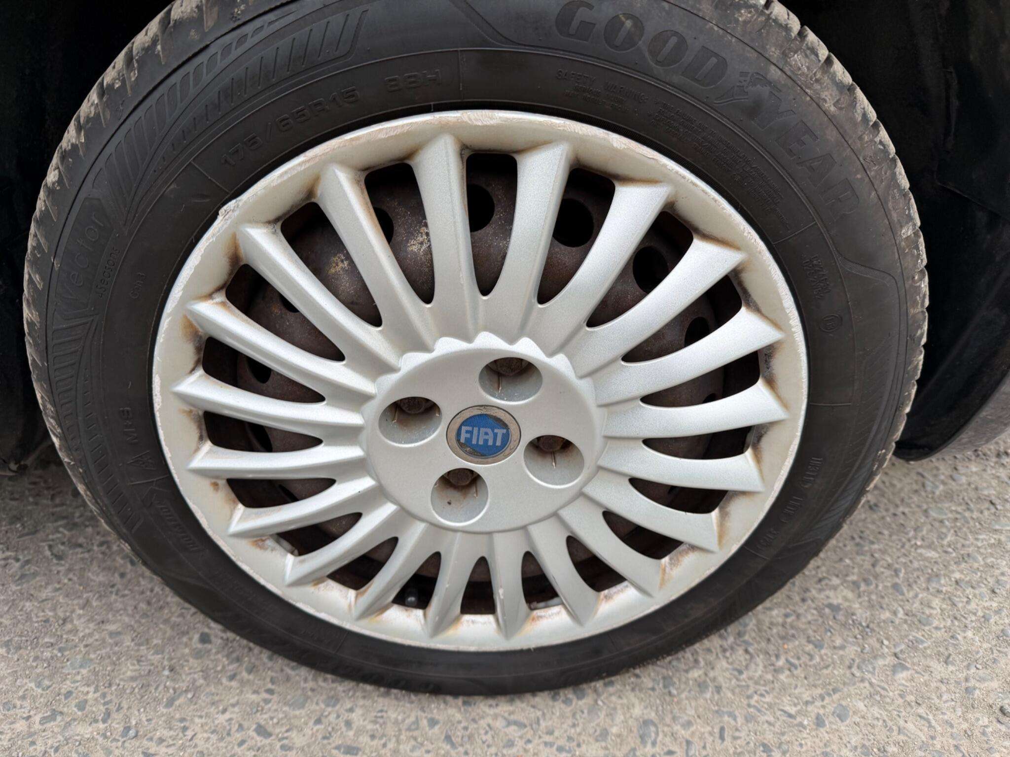 2013 FIAT PUNTO 2013 FIAT PUNTO