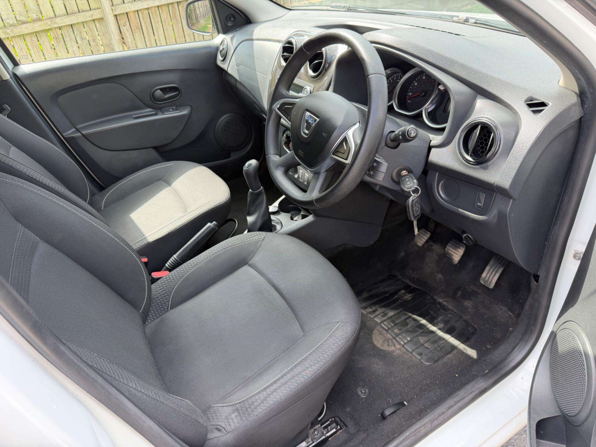 2017 DACIA LOGAN 2017 DACIA LOGAN