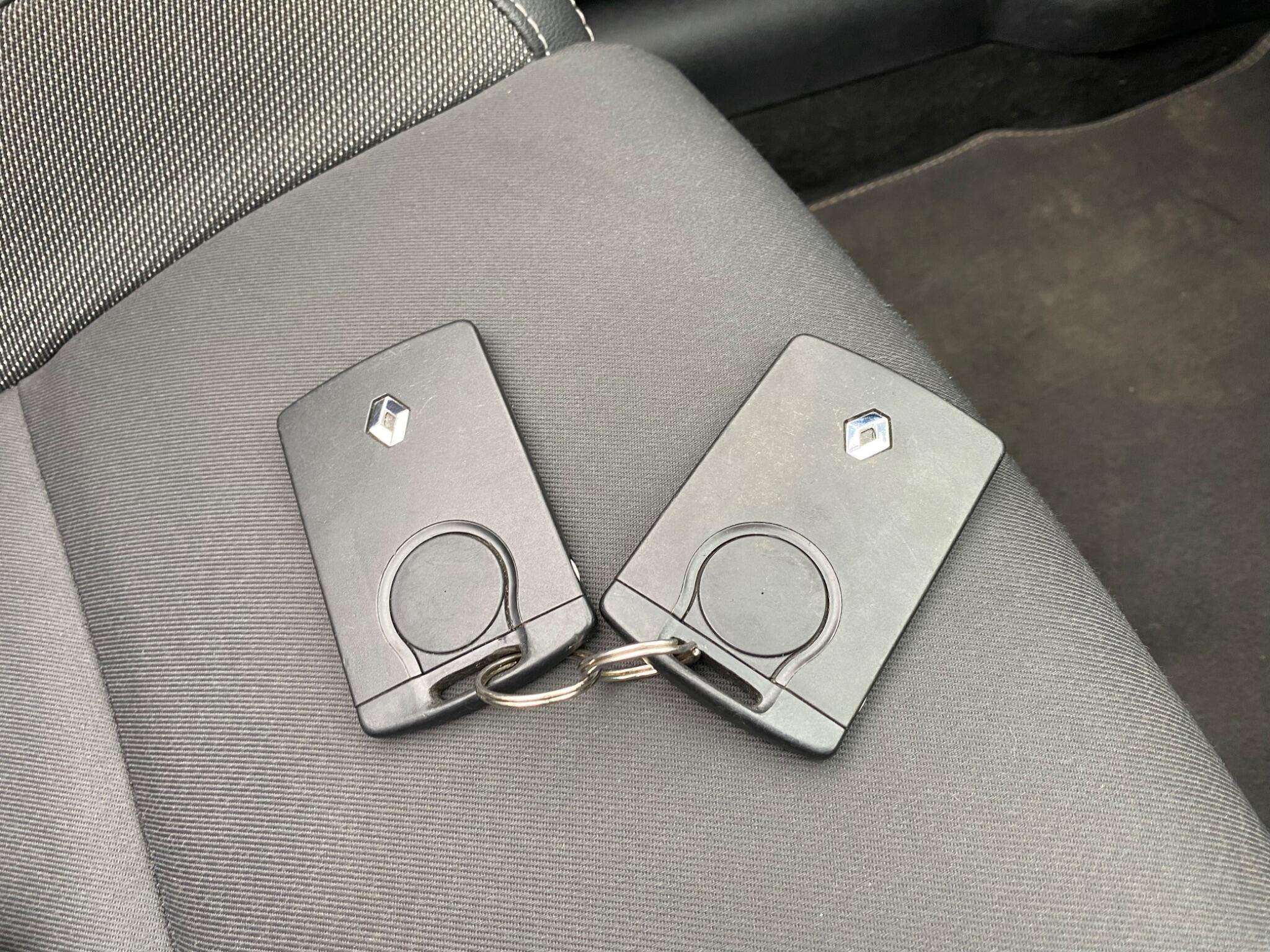 2012 RENAULT MEGANE 2012 RENAULT MEGANE