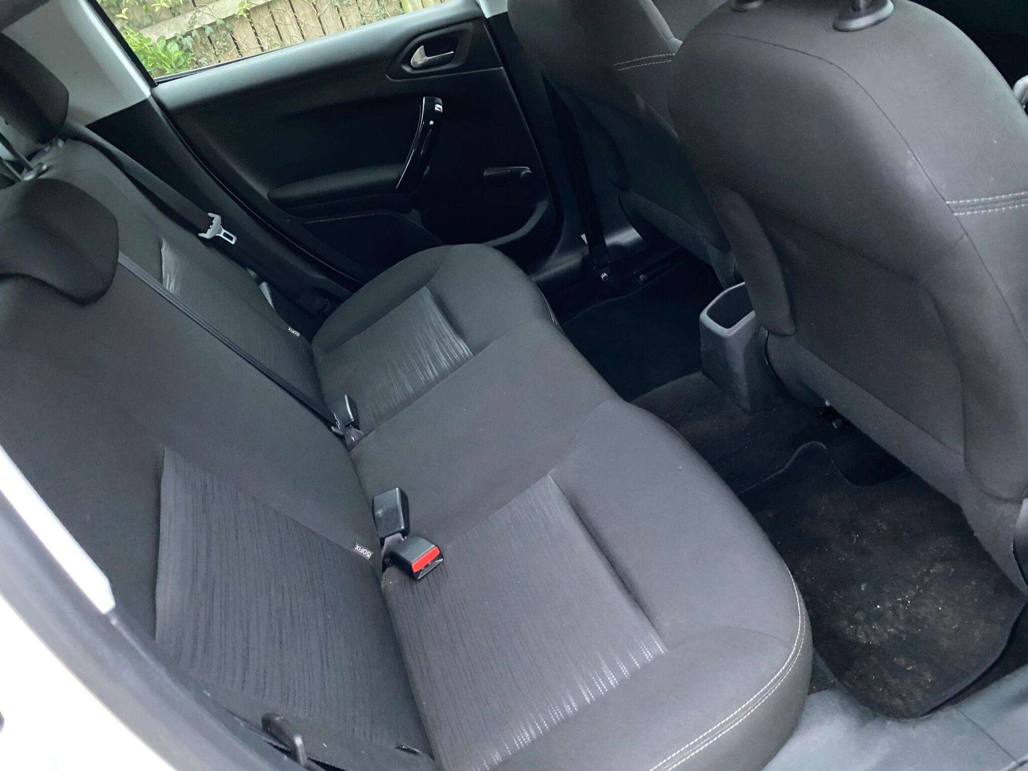 2014 PEUGEOT 208 2014 PEUGEOT 208