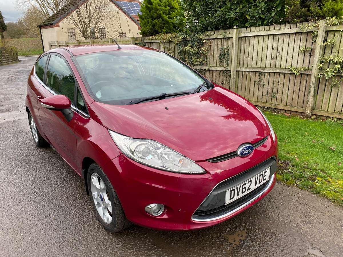 Check out this Ford Fiesta 2012 Petrol Manual