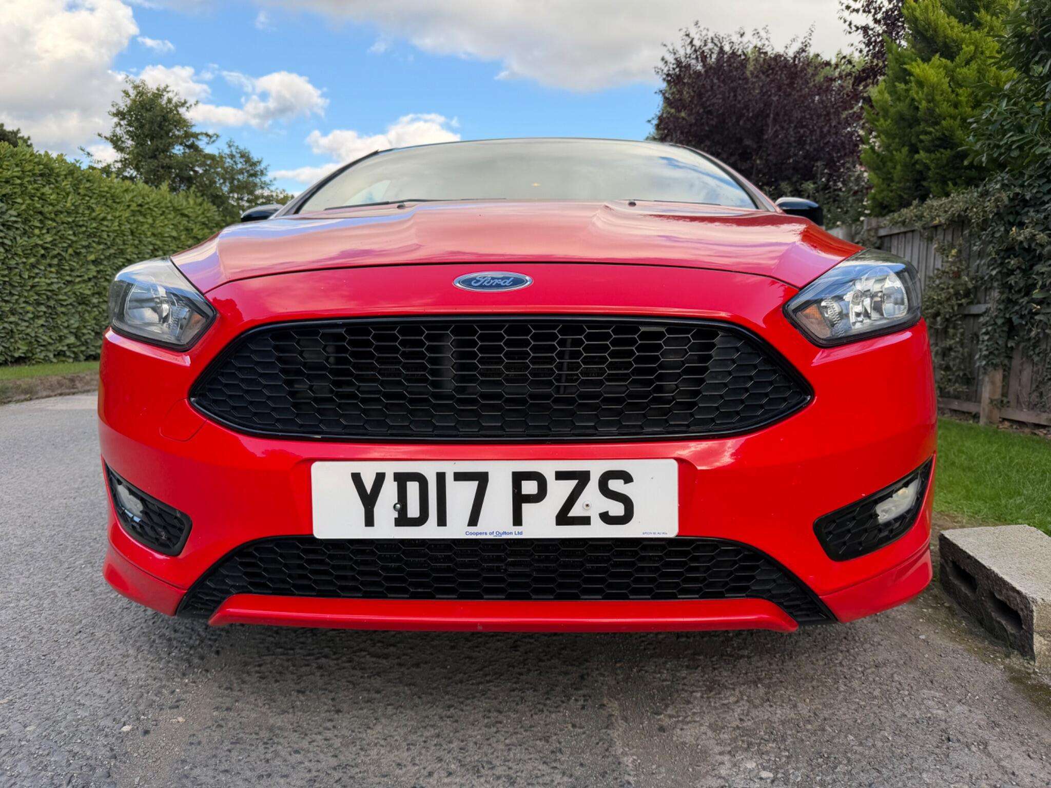 A 2017 FORD FOCUS 1.5T EcoBoost Zetec S Red Edition Euro 6 (s/s) 5dr A 2017 FORD FOCUS 1.5T EcoBoost Zetec S Red Edition Euro 6 (s/s) 5dr