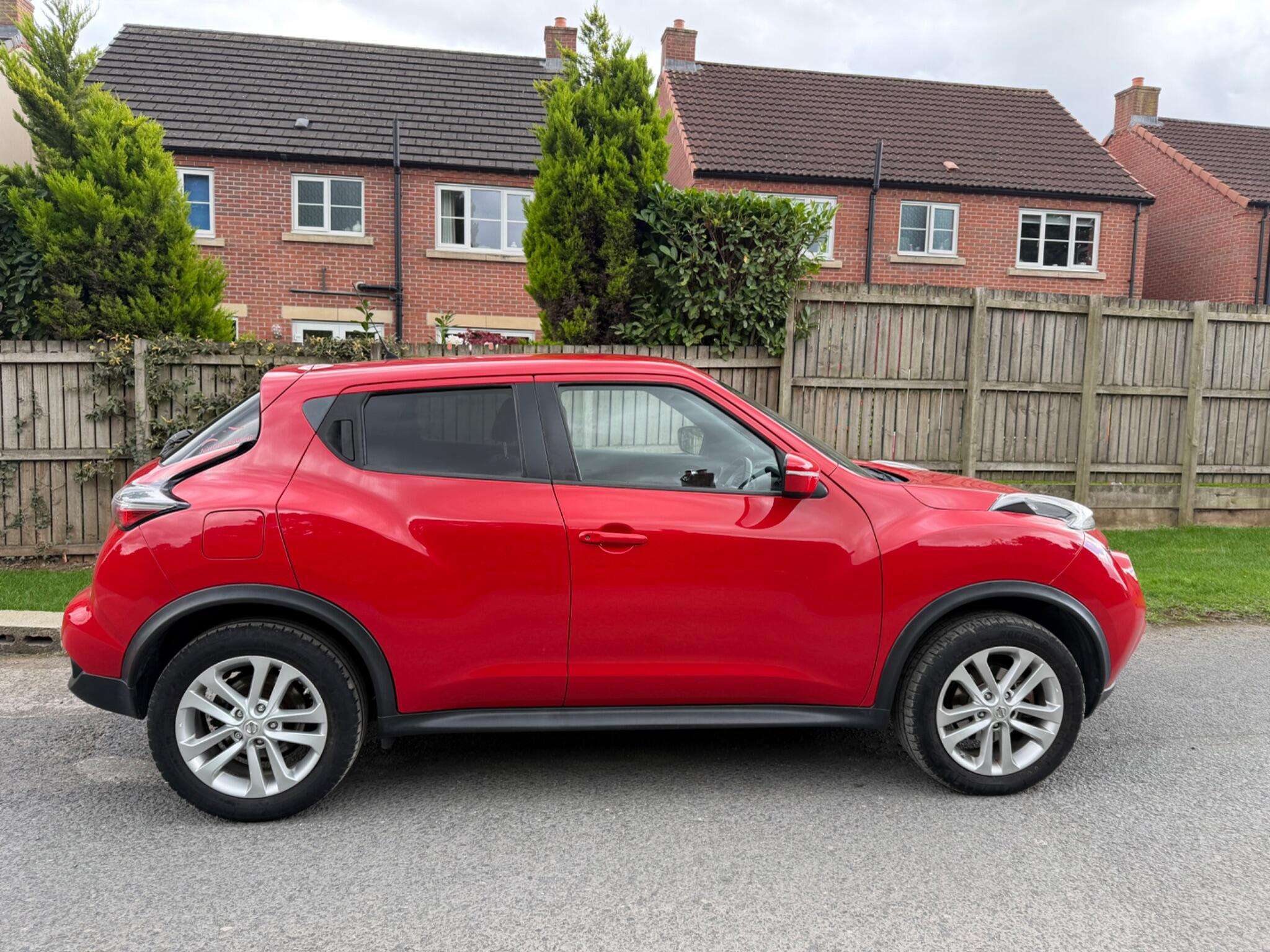 A 2015 NISSAN JUKE 1.2 DIG-T Acenta Euro 5 (s/s) 5dr Euro 5 A 2015 NISSAN JUKE 1.2 DIG-T Acenta Euro 5 (s/s) 5dr Euro 5