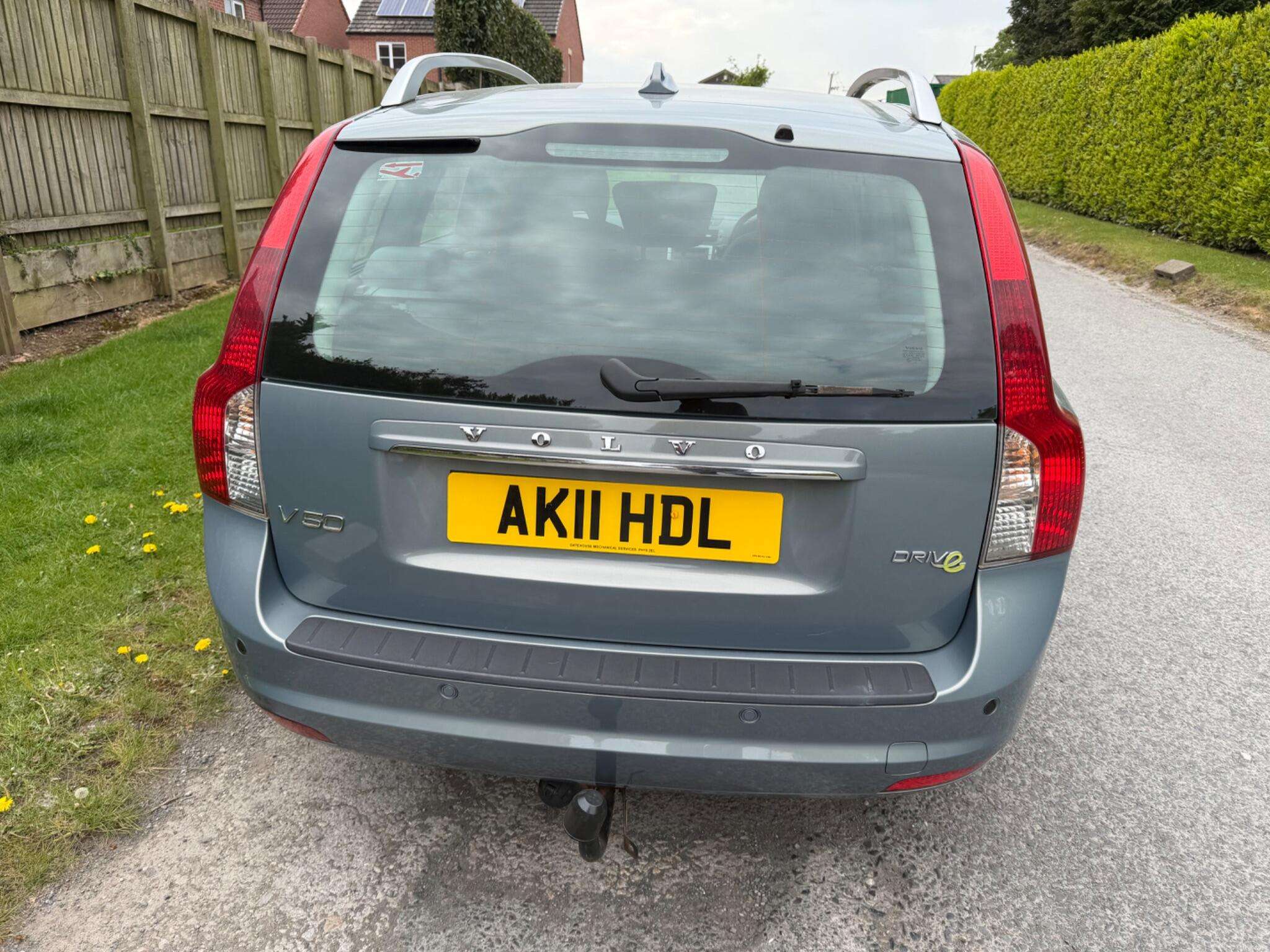 2011 VOLVO V50 2011 VOLVO V50
