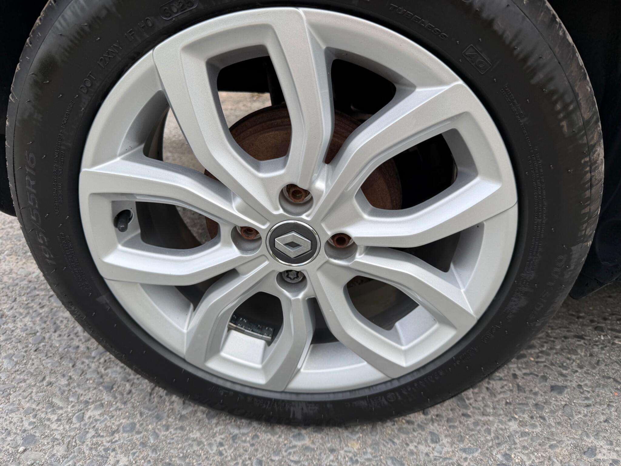 2017 RENAULT CLIO 2017 RENAULT CLIO
