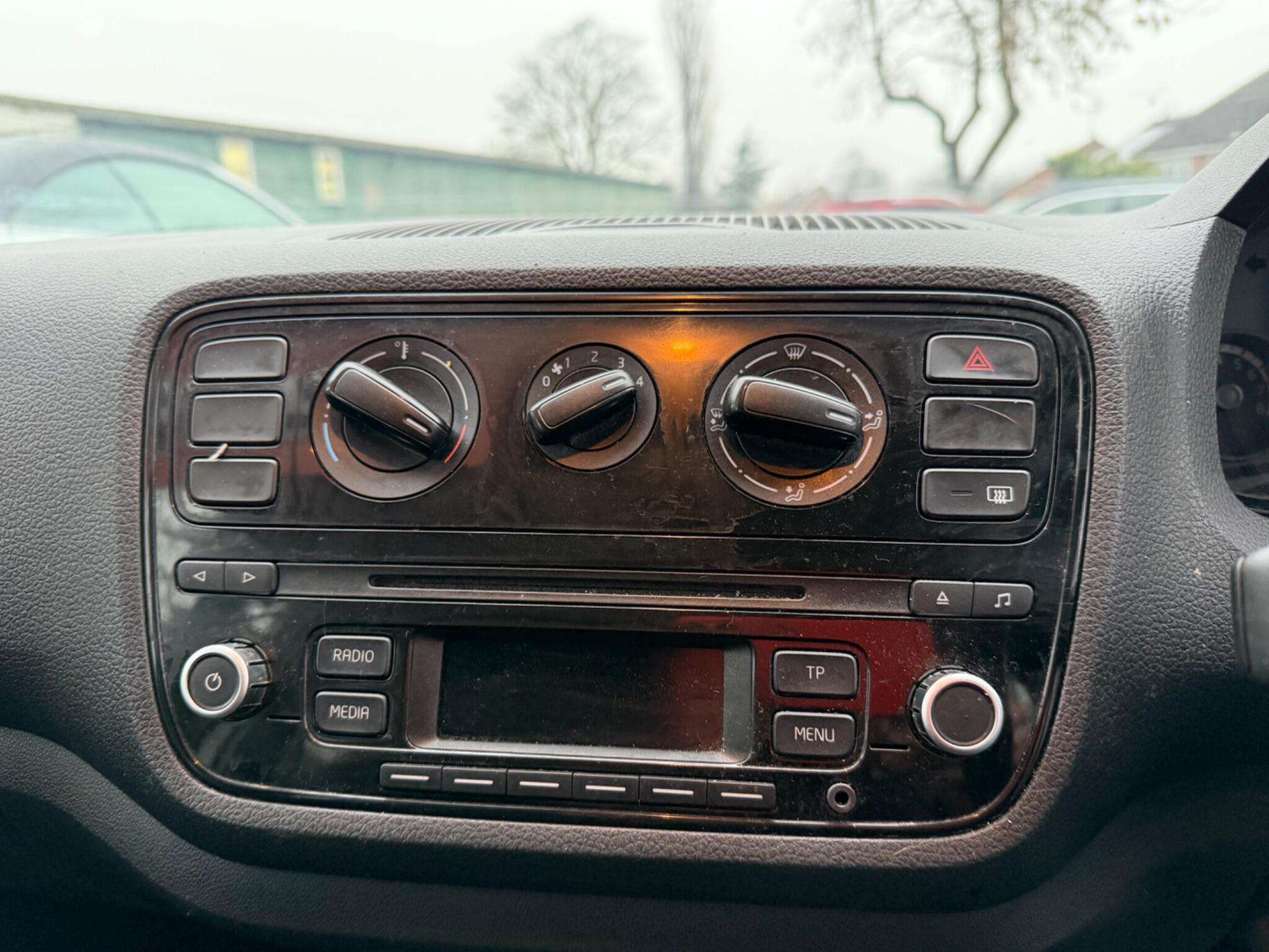 2014 VOLKSWAGEN UP! 2014 VOLKSWAGEN UP!