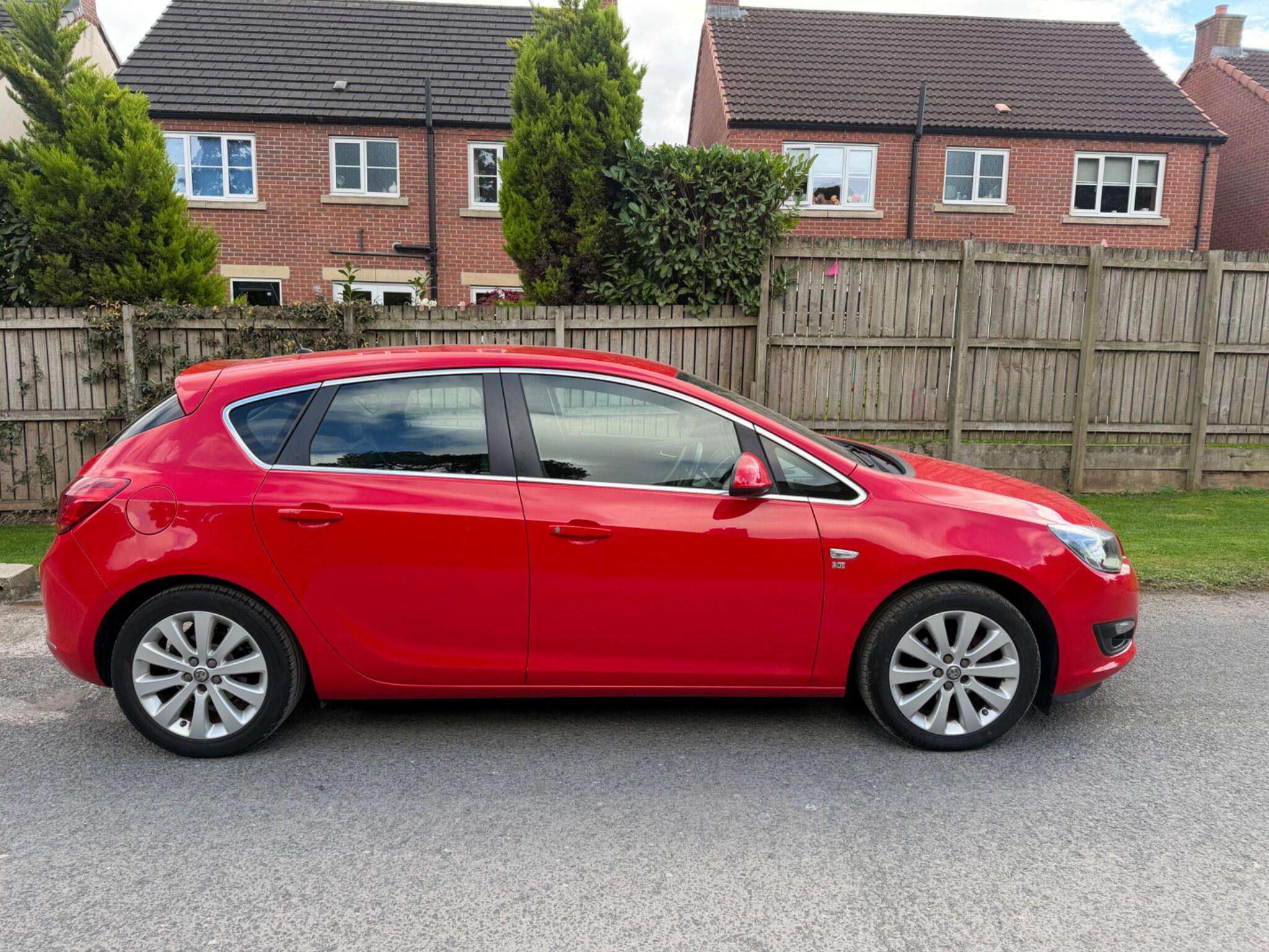 A 2014 VAUXHALL ASTRA 1.6 16v Excite Euro 5 5dr A 2014 VAUXHALL ASTRA 1.6 16v Excite Euro 5 5dr