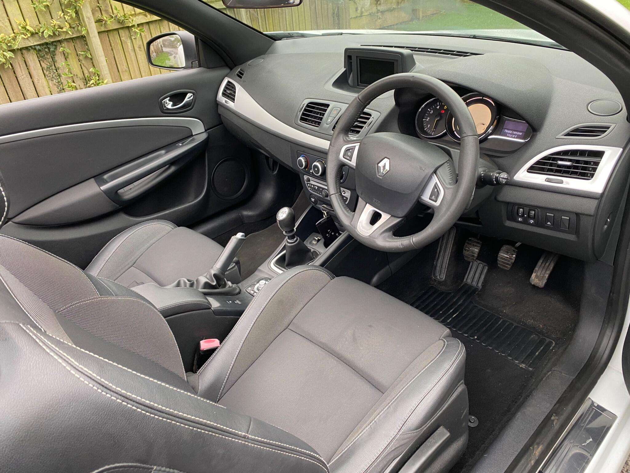 2012 RENAULT MEGANE 2012 RENAULT MEGANE