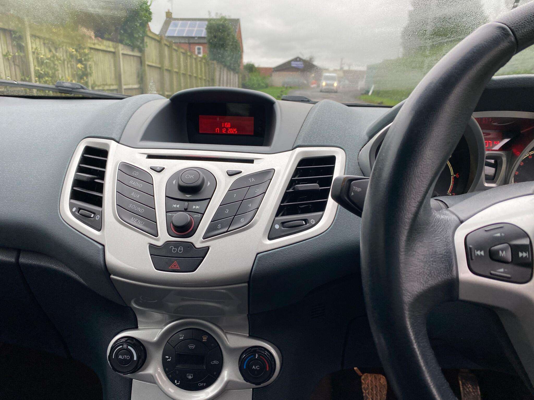 2010 FORD FIESTA 2010 FORD FIESTA