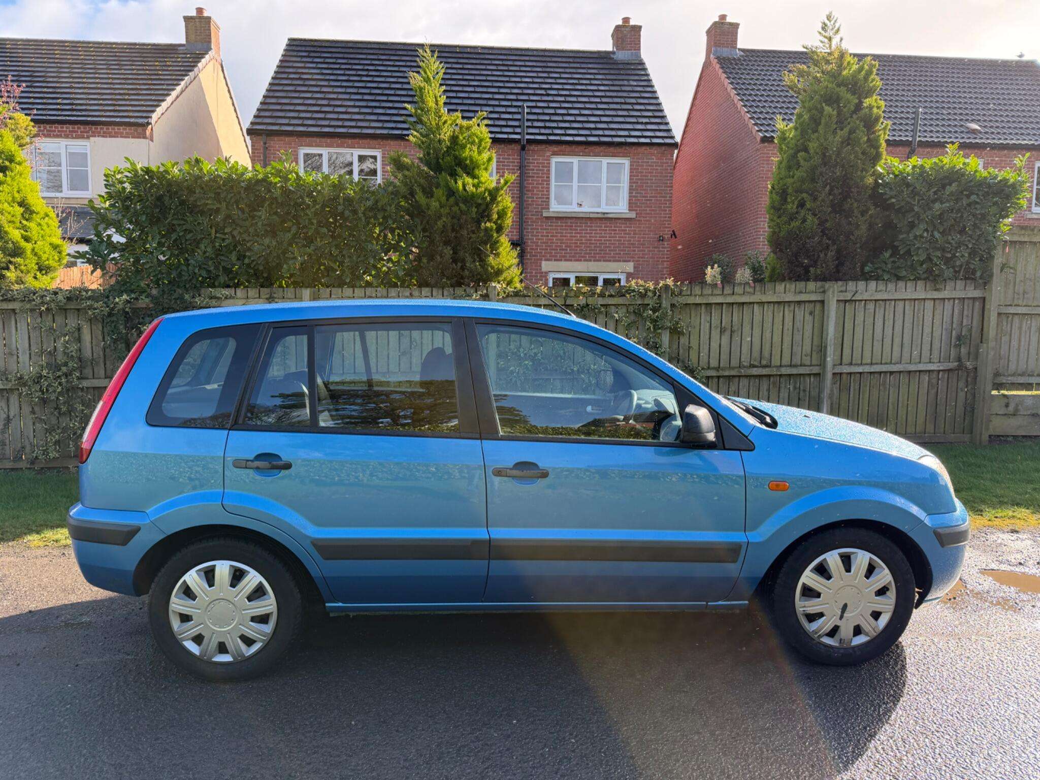 A 2010 FORD FUSION 1.4 TDCi Style + 5dr A 2010 FORD FUSION 1.4 TDCi Style + 5dr