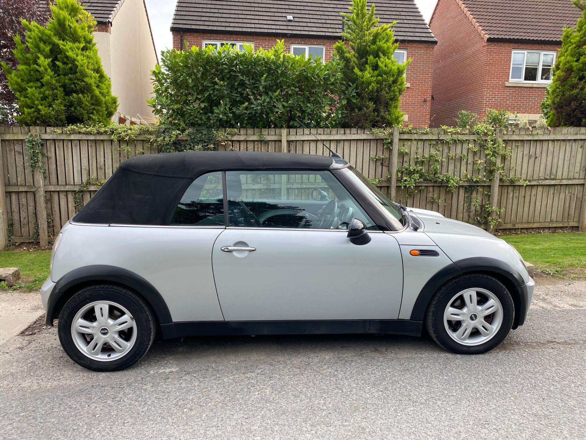 A 2008 MINI CONVERTIBLE 1.6 One Euro 4 2dr A 2008 MINI CONVERTIBLE 1.6 One Euro 4 2dr