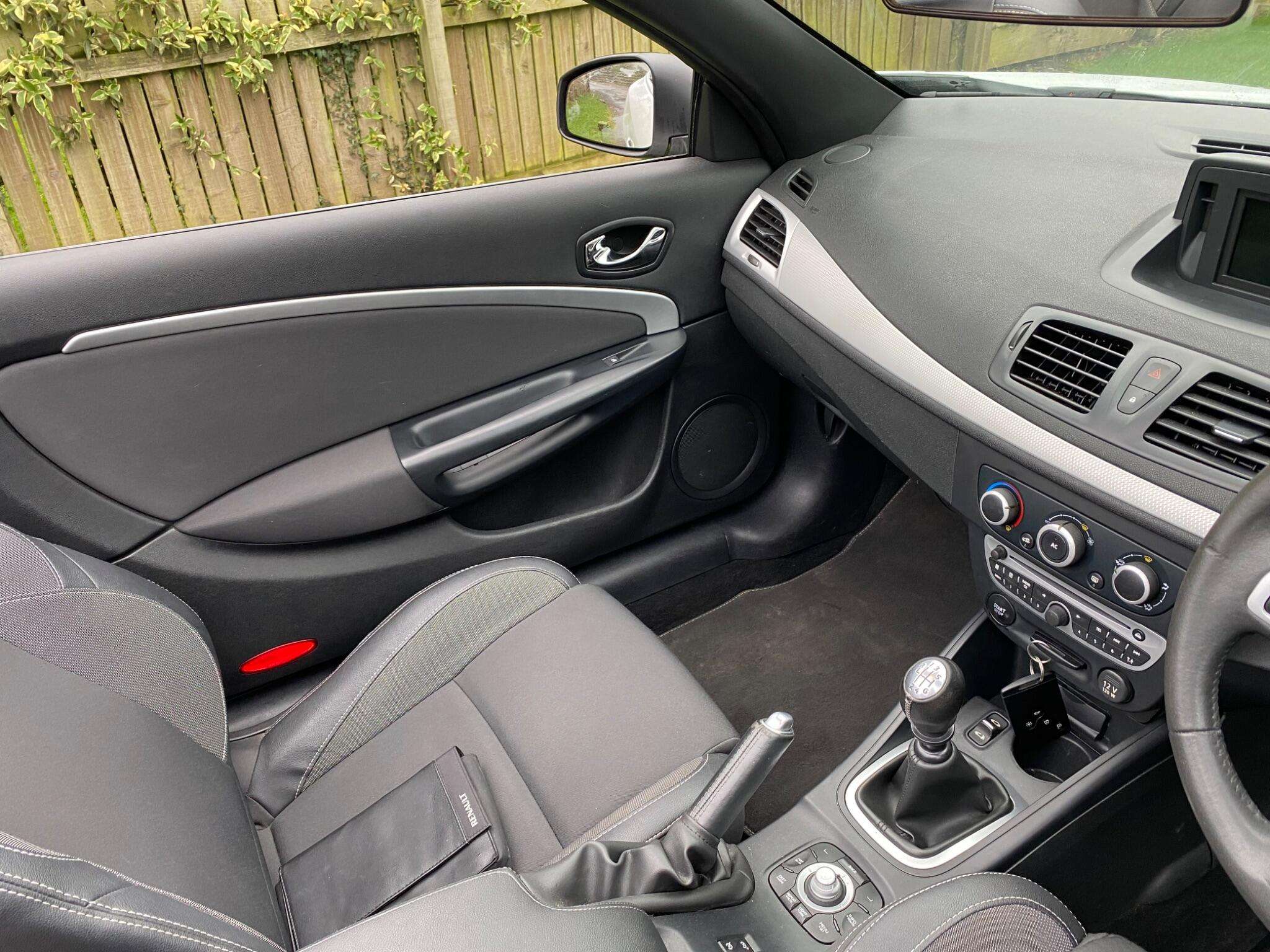 2012 RENAULT MEGANE 2012 RENAULT MEGANE