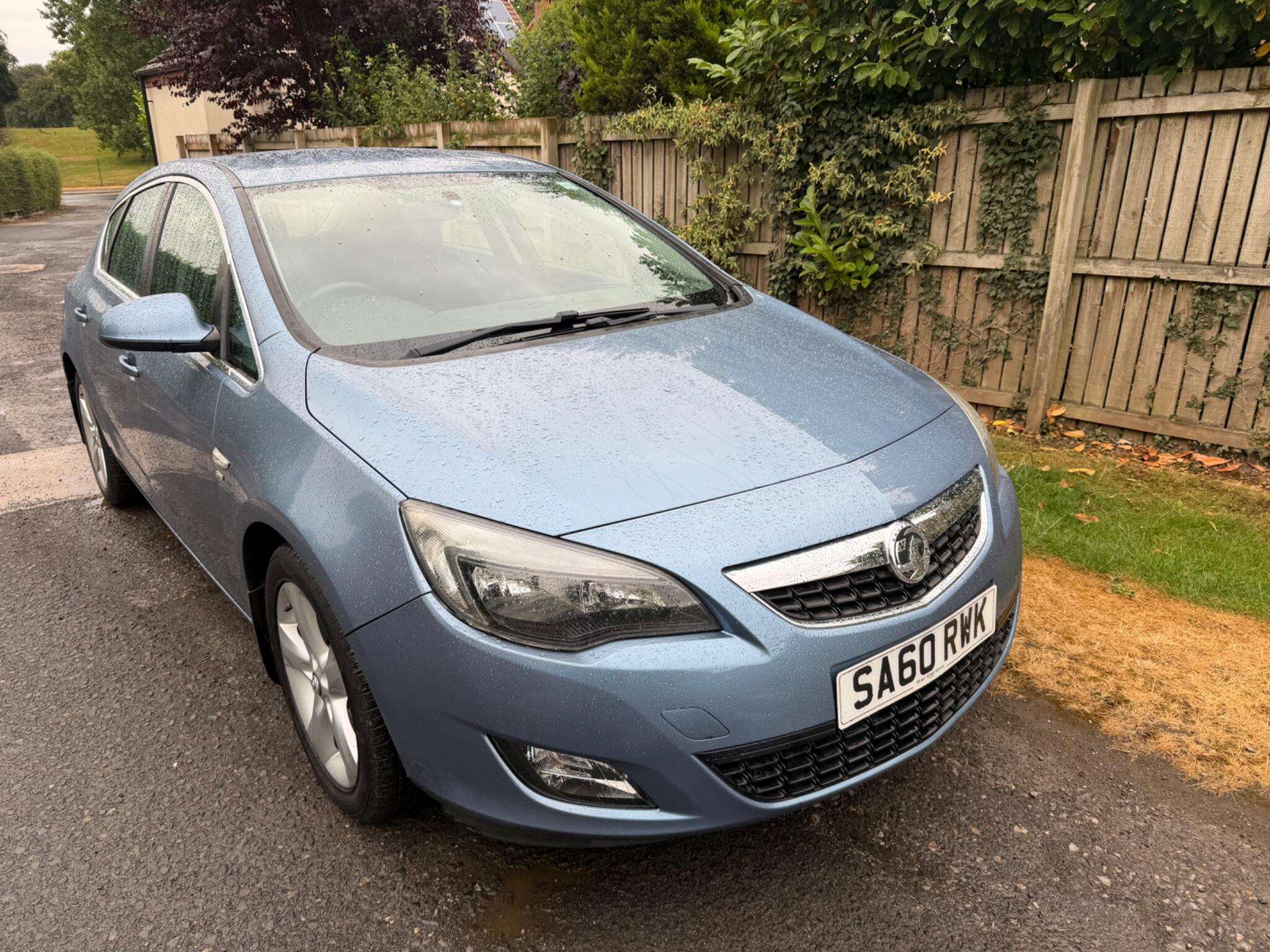 A 2010 VAUXHALL ASTRA 1.6 16v SRi Euro 5 5dr A 2010 VAUXHALL ASTRA 1.6 16v SRi Euro 5 5dr