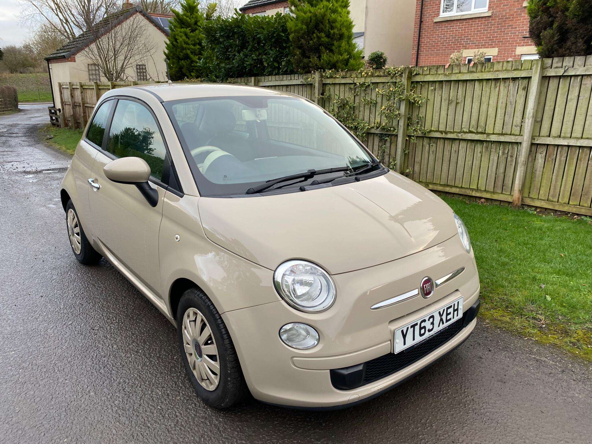 A 2013 FIAT 500 1.2 Colour Therapy Euro 5 (s/s) 3dr A 2013 FIAT 500 1.2 Colour Therapy Euro 5 (s/s) 3dr