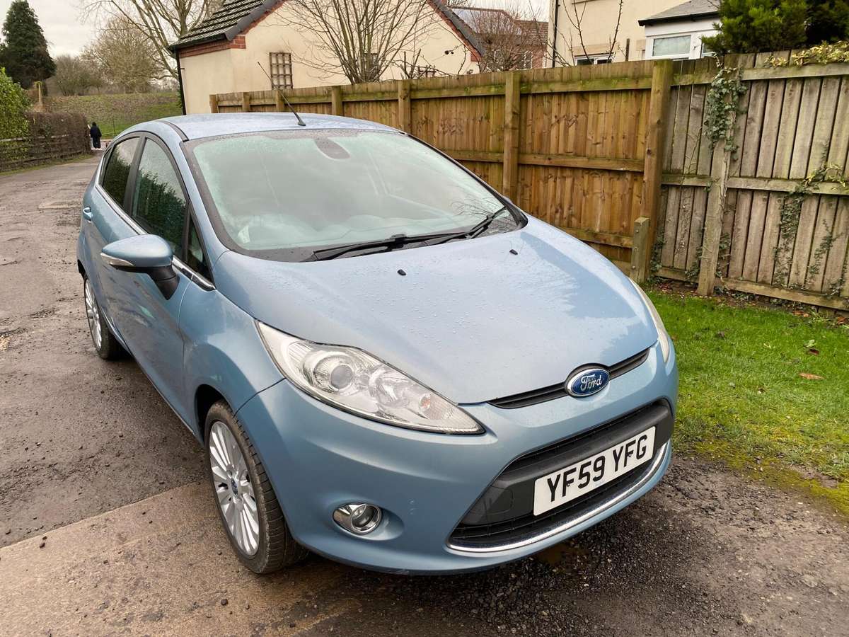 Check out this Ford Fiesta 2010 Petrol Manual