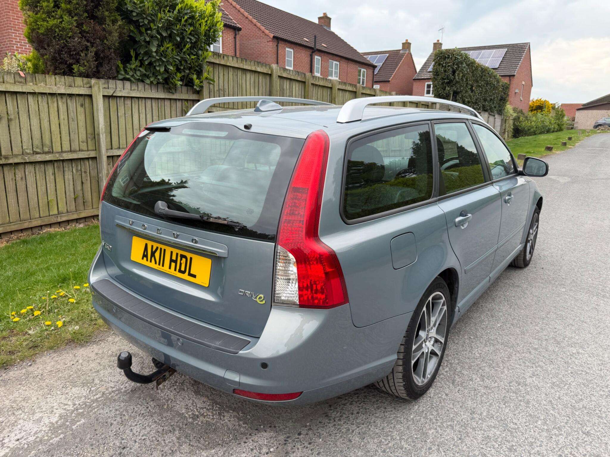 2011 VOLVO V50 2011 VOLVO V50