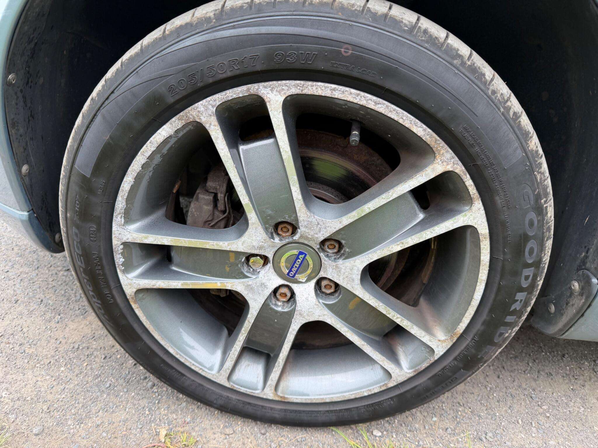2011 VOLVO V50 2011 VOLVO V50