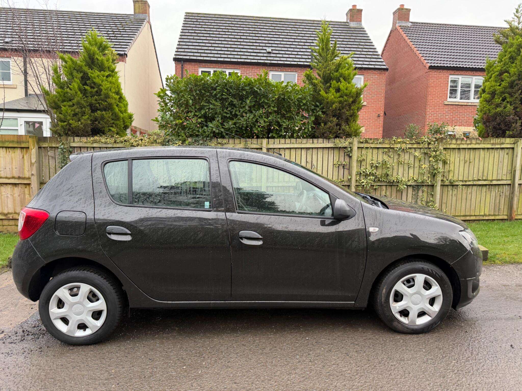 A 2016 DACIA SANDERO 1.2 Ambiance Euro 6 5dr A 2016 DACIA SANDERO 1.2 Ambiance Euro 6 5dr