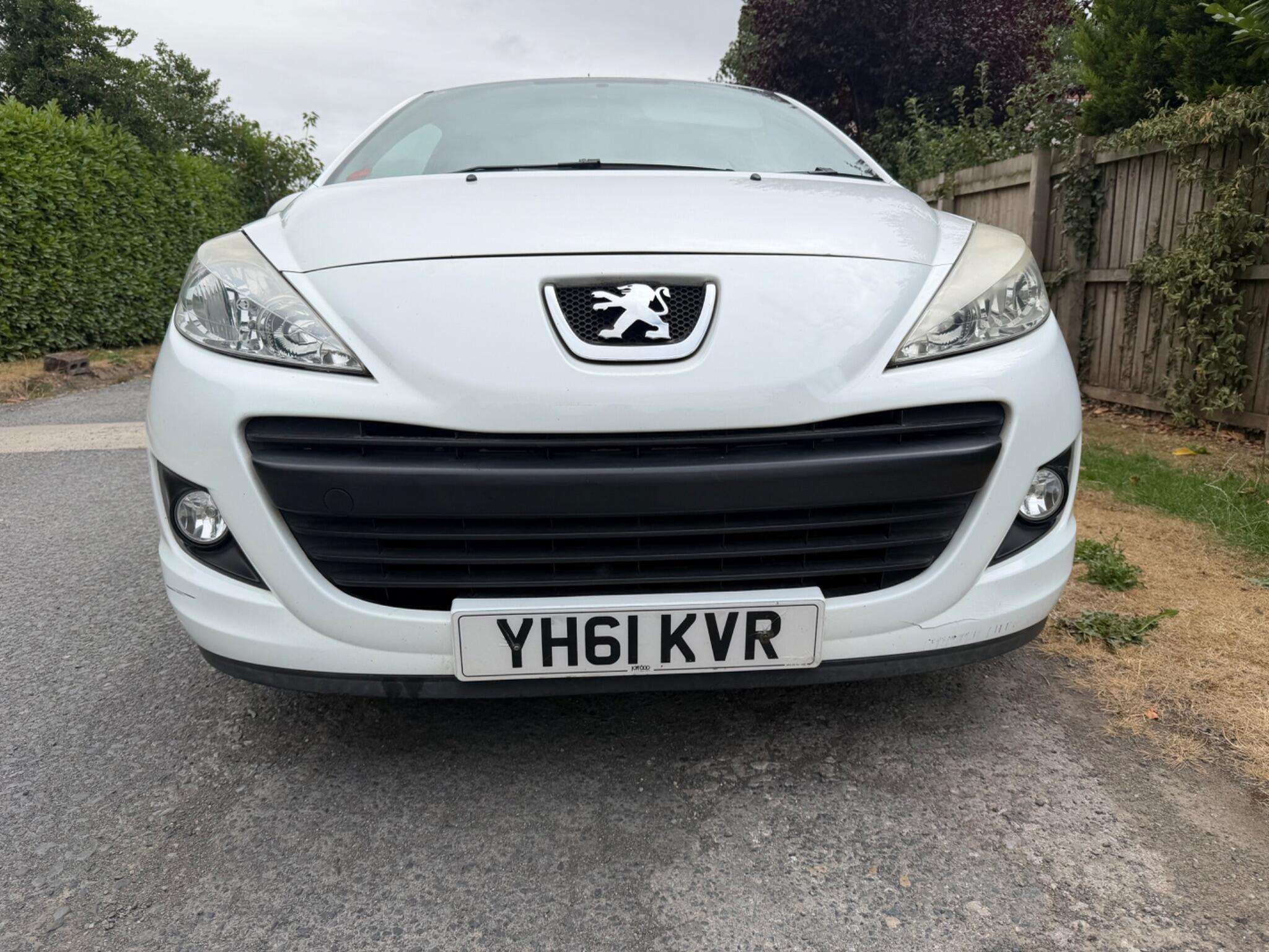 A 2011 PEUGEOT 207 1.4 Access Euro 5 3dr A 2011 PEUGEOT 207 1.4 Access Euro 5 3dr