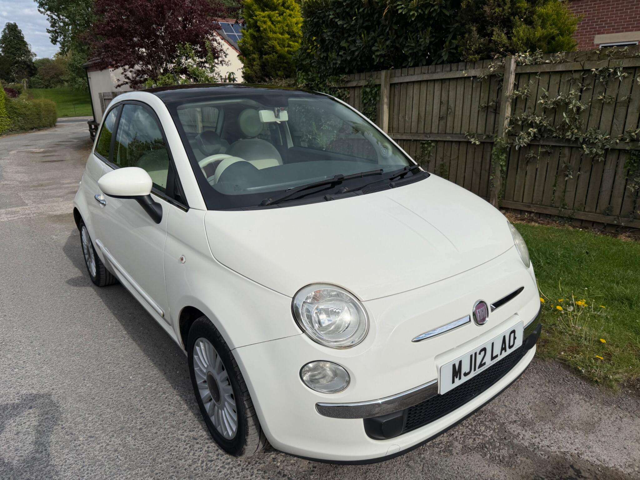 A 2012 FIAT 500 1.2 Lounge Euro 5 (s/s) 3dr A 2012 FIAT 500 1.2 Lounge Euro 5 (s/s) 3dr