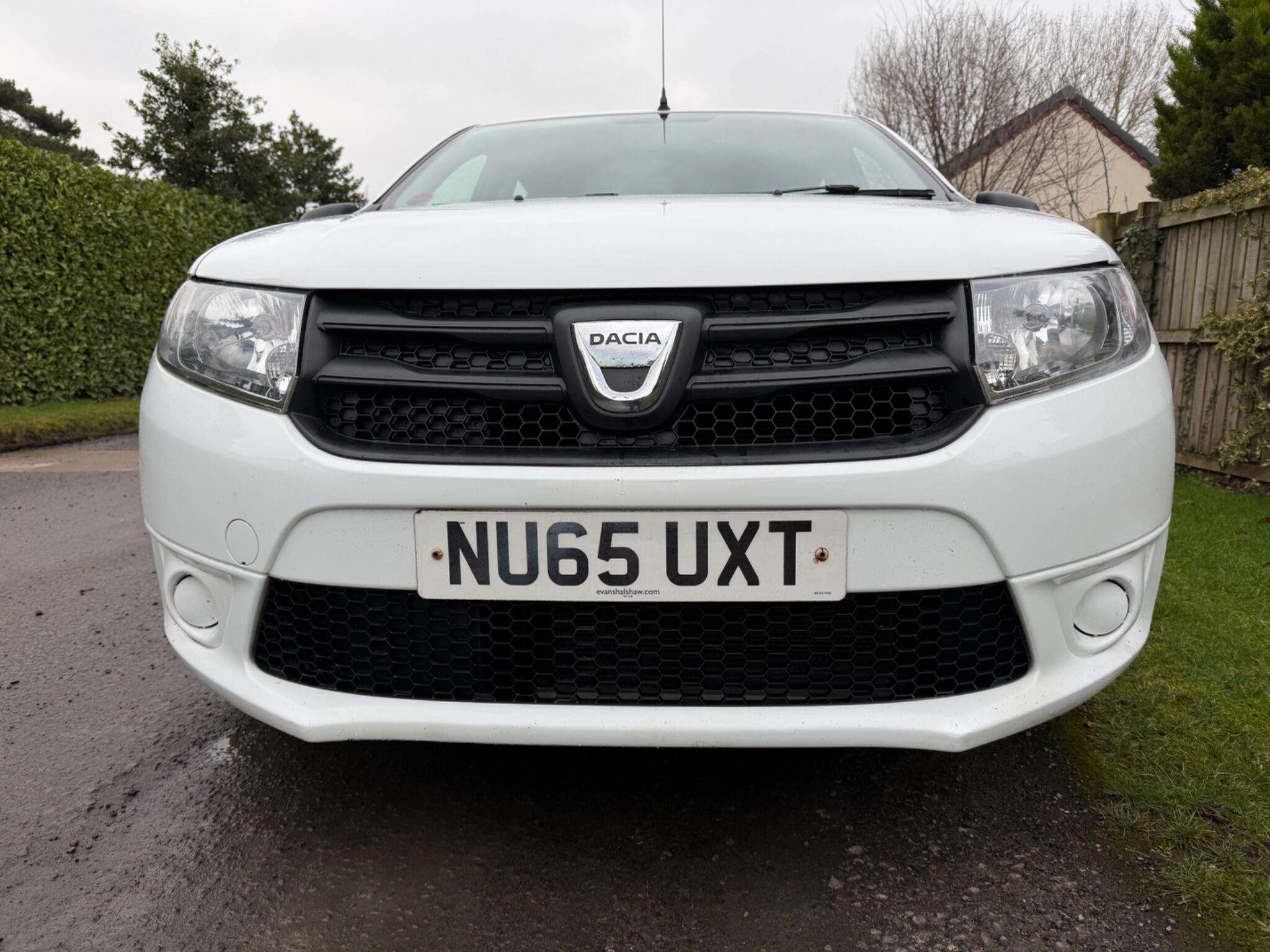 A 2015 DACIA SANDERO 1.2 Ambiance Euro 6 5dr A 2015 DACIA SANDERO 1.2 Ambiance Euro 6 5dr