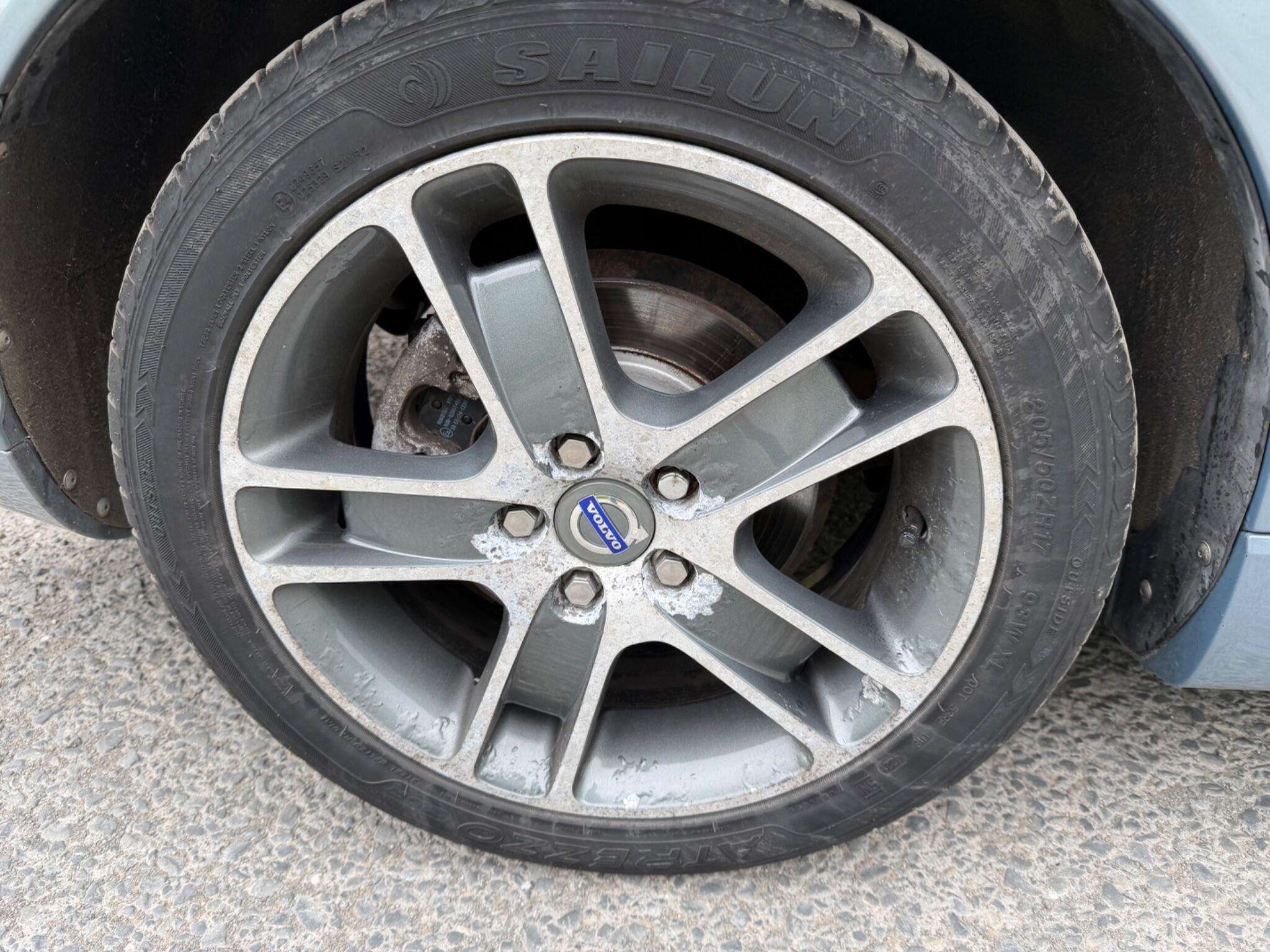 2011 VOLVO V50 2011 VOLVO V50