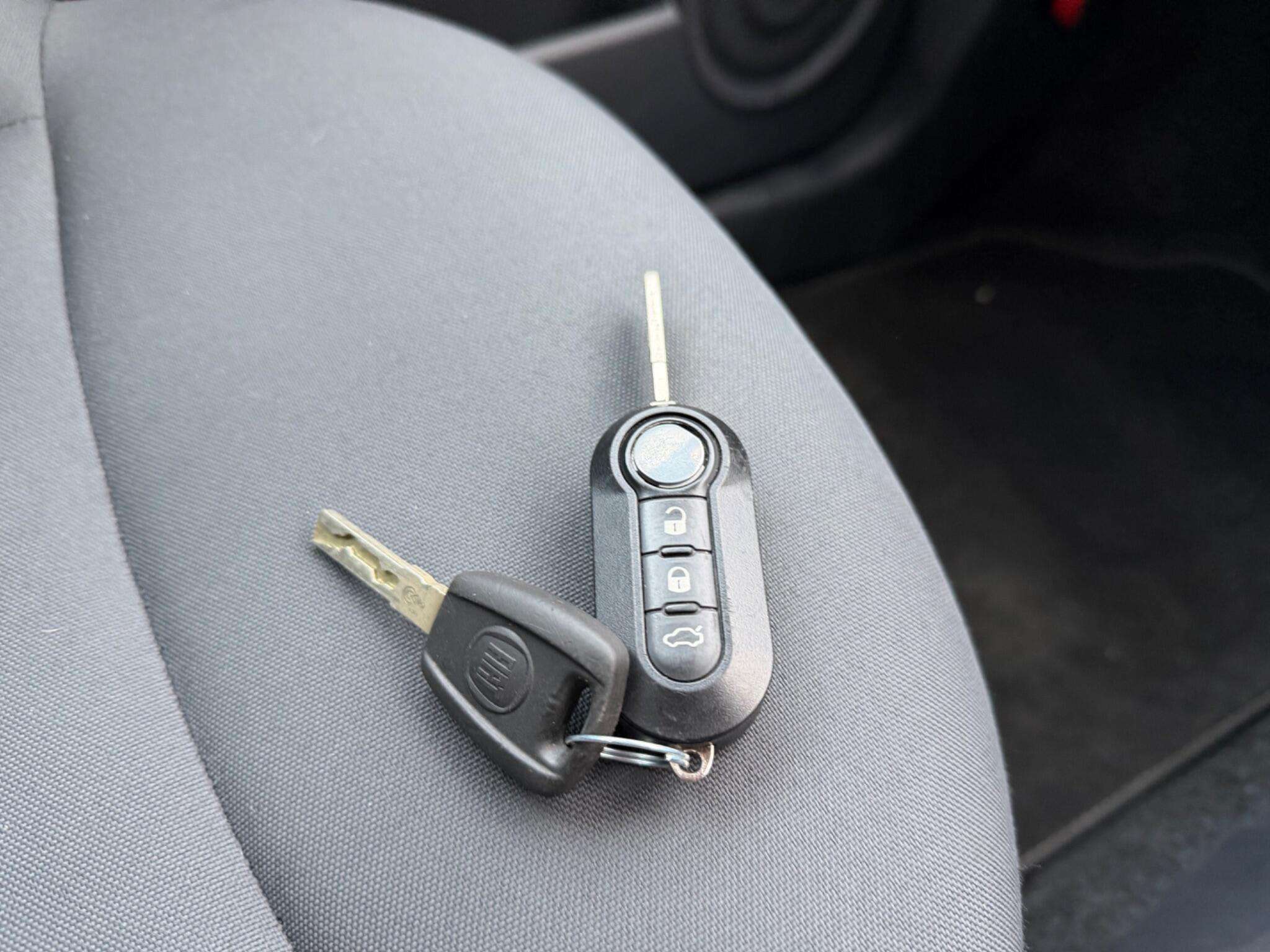 2013 FIAT 500 2013 FIAT 500