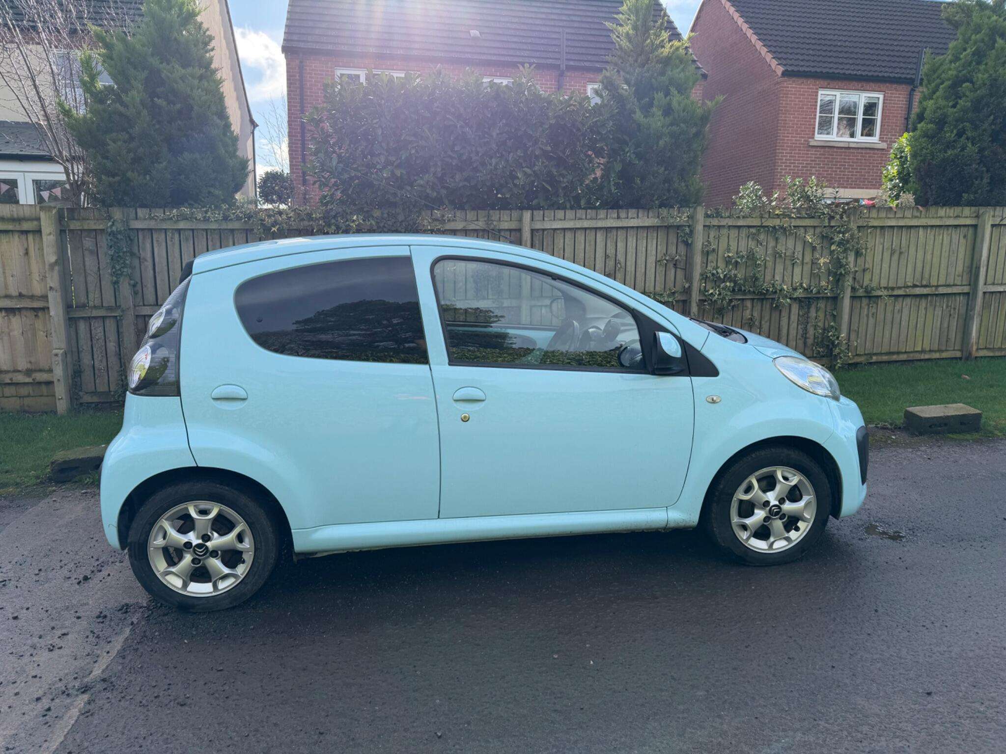 A 2013 CITROEN C1 1.0i VTR+ Euro 5 5dr A 2013 CITROEN C1 1.0i VTR+ Euro 5 5dr